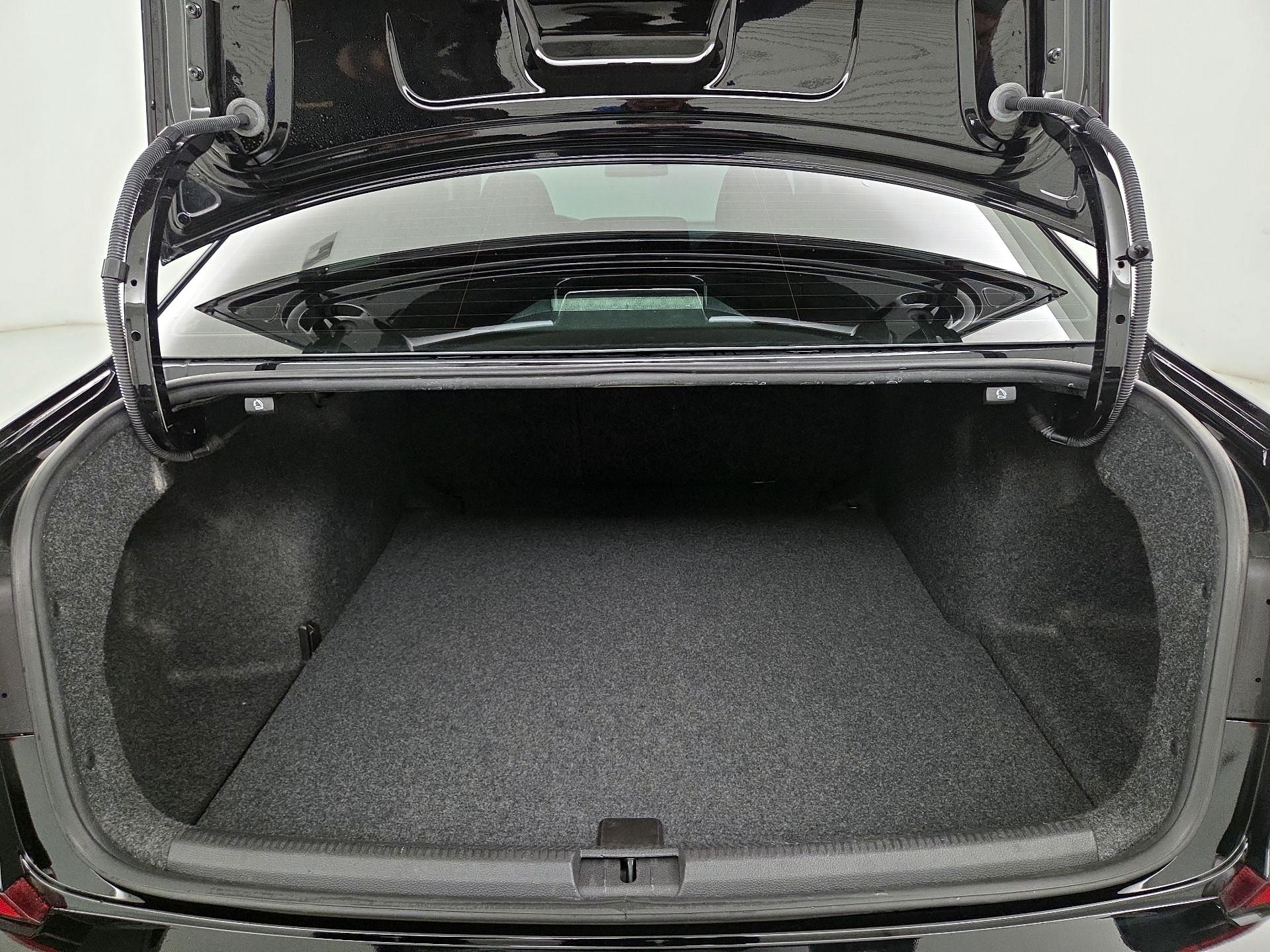 Thumbnail: 2016 Volkswagen Passat - 20