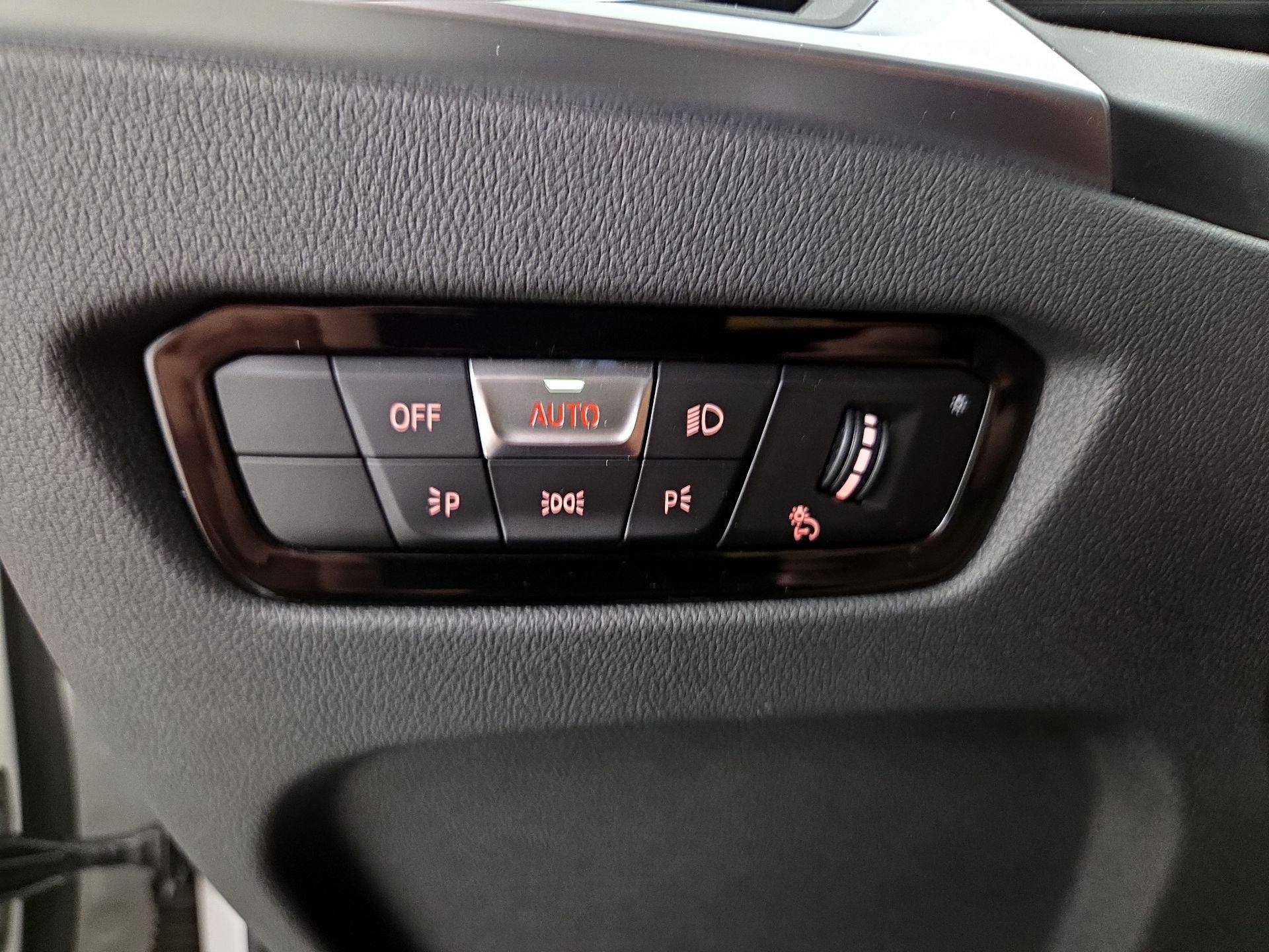 Thumbnail: 2023 BMW i4 - 13