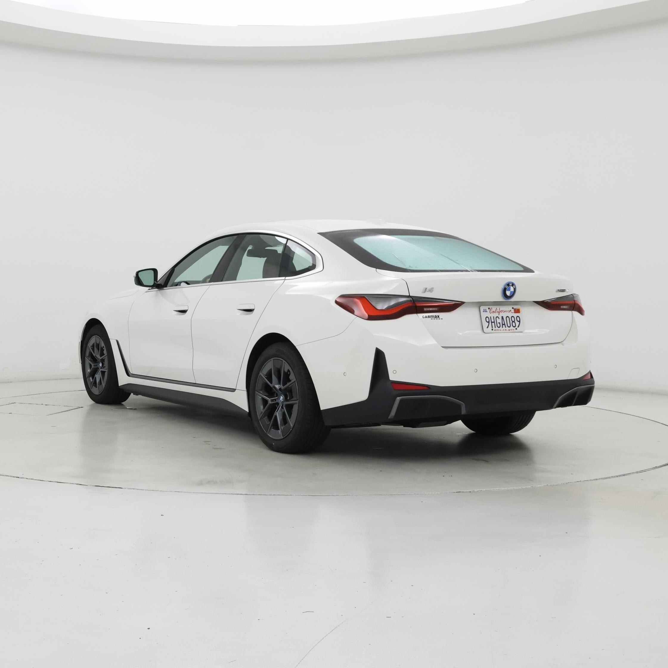 Thumbnail: 2023 BMW i4 - 2