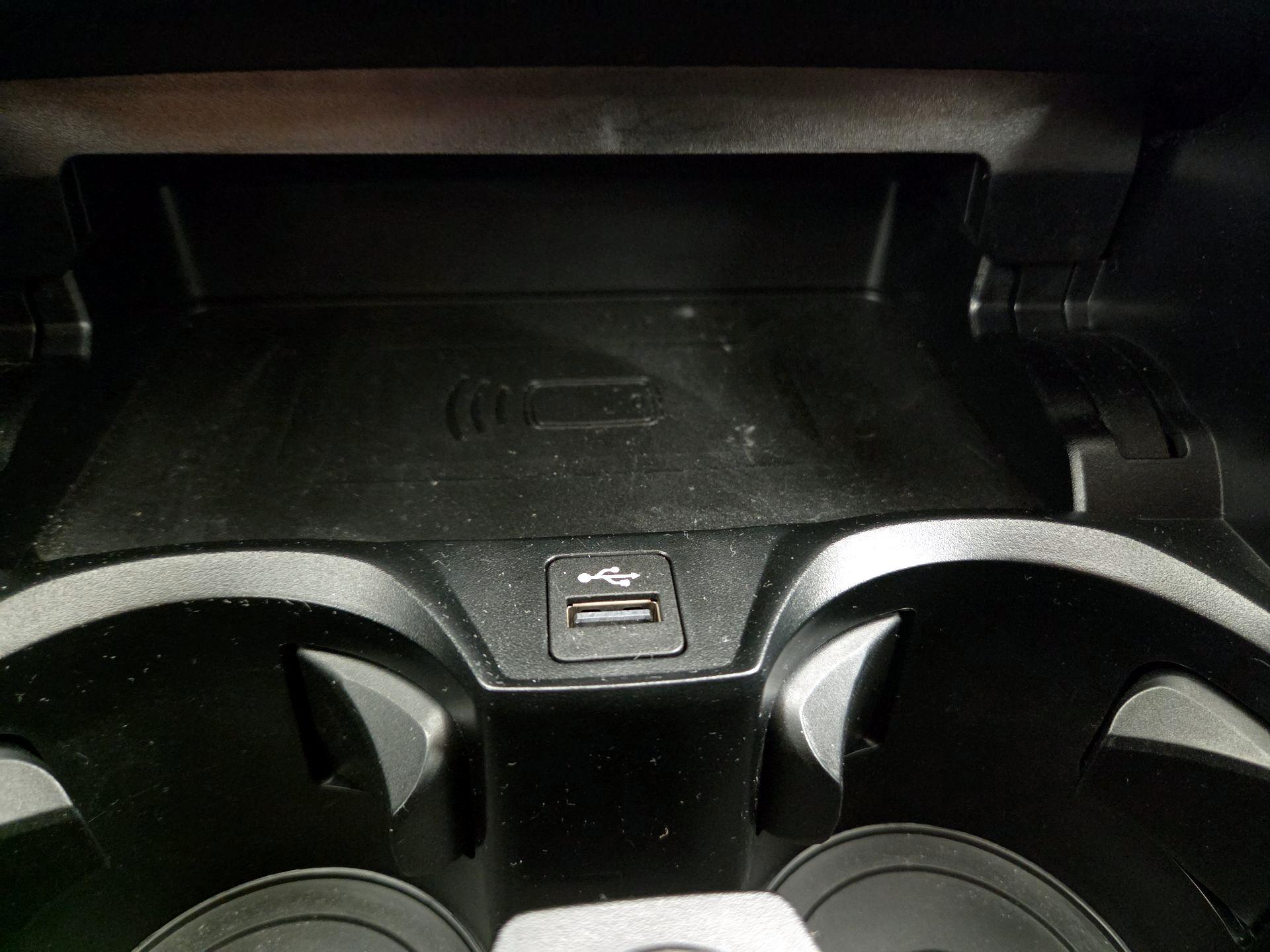 Thumbnail: 2023 BMW i4 - 19