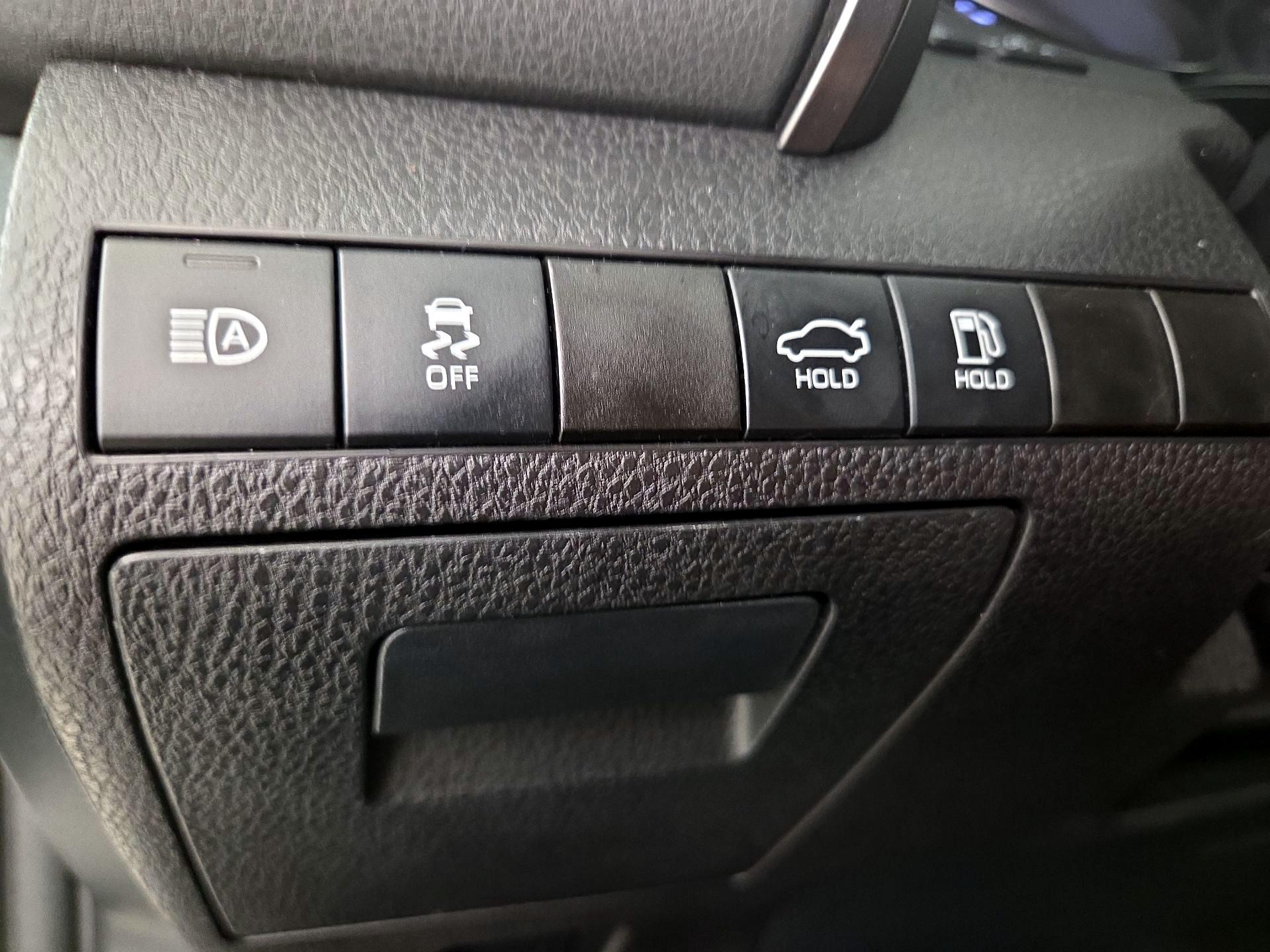 Thumbnail: 2021 Toyota Camry - 13