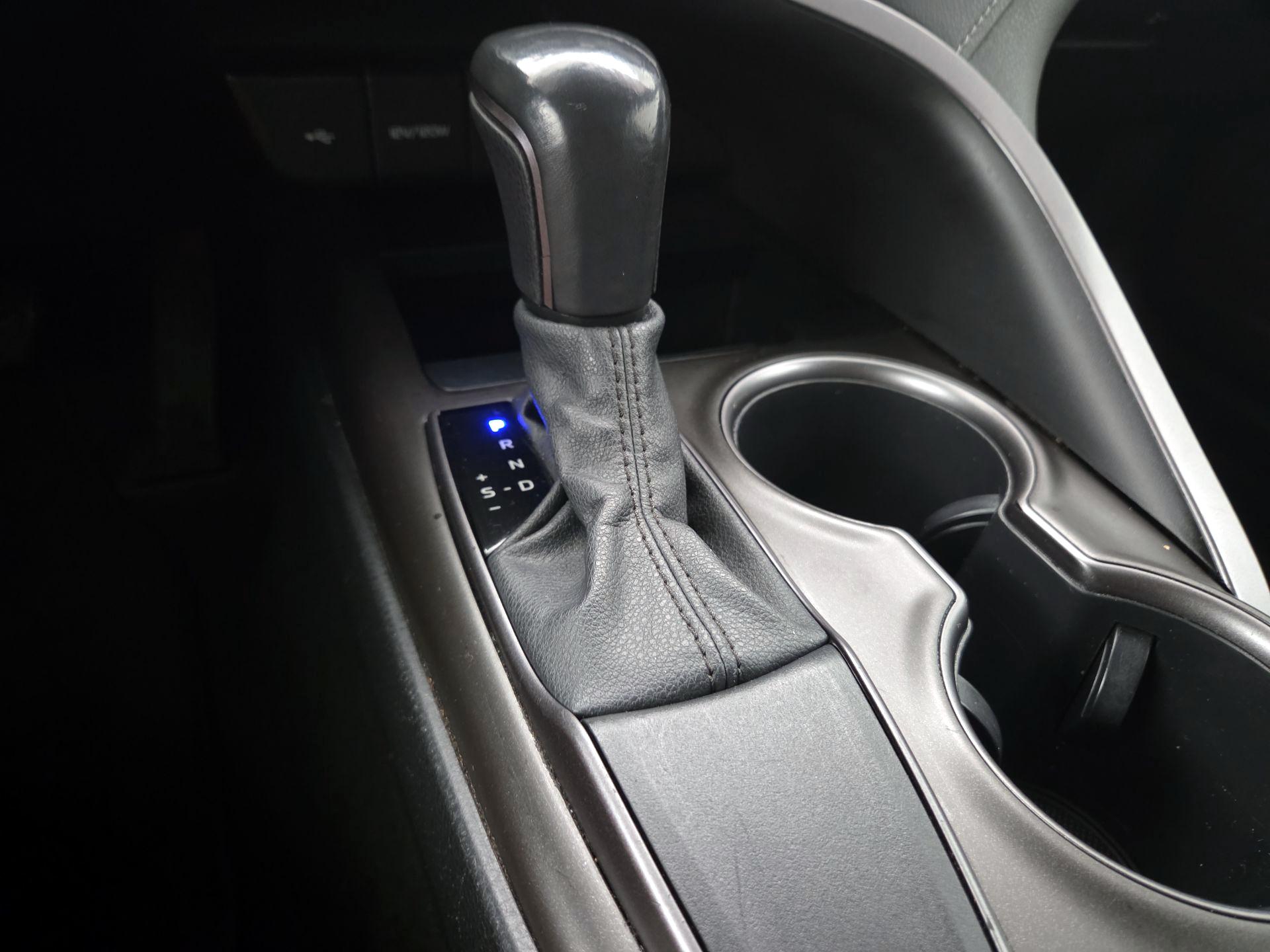 Thumbnail: 2021 Toyota Camry - 17