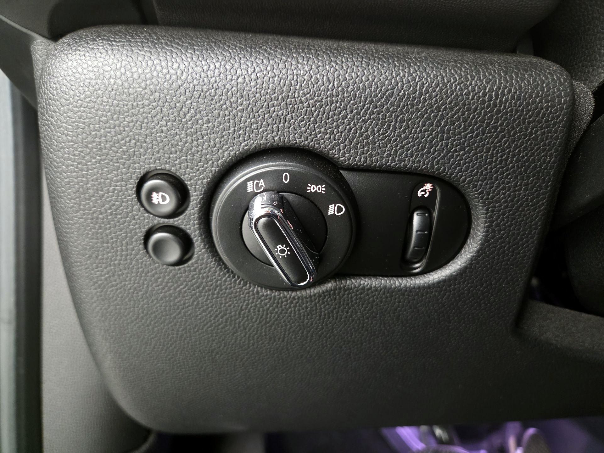 Thumbnail: 2020 MINI Cooper Hardtop - 13