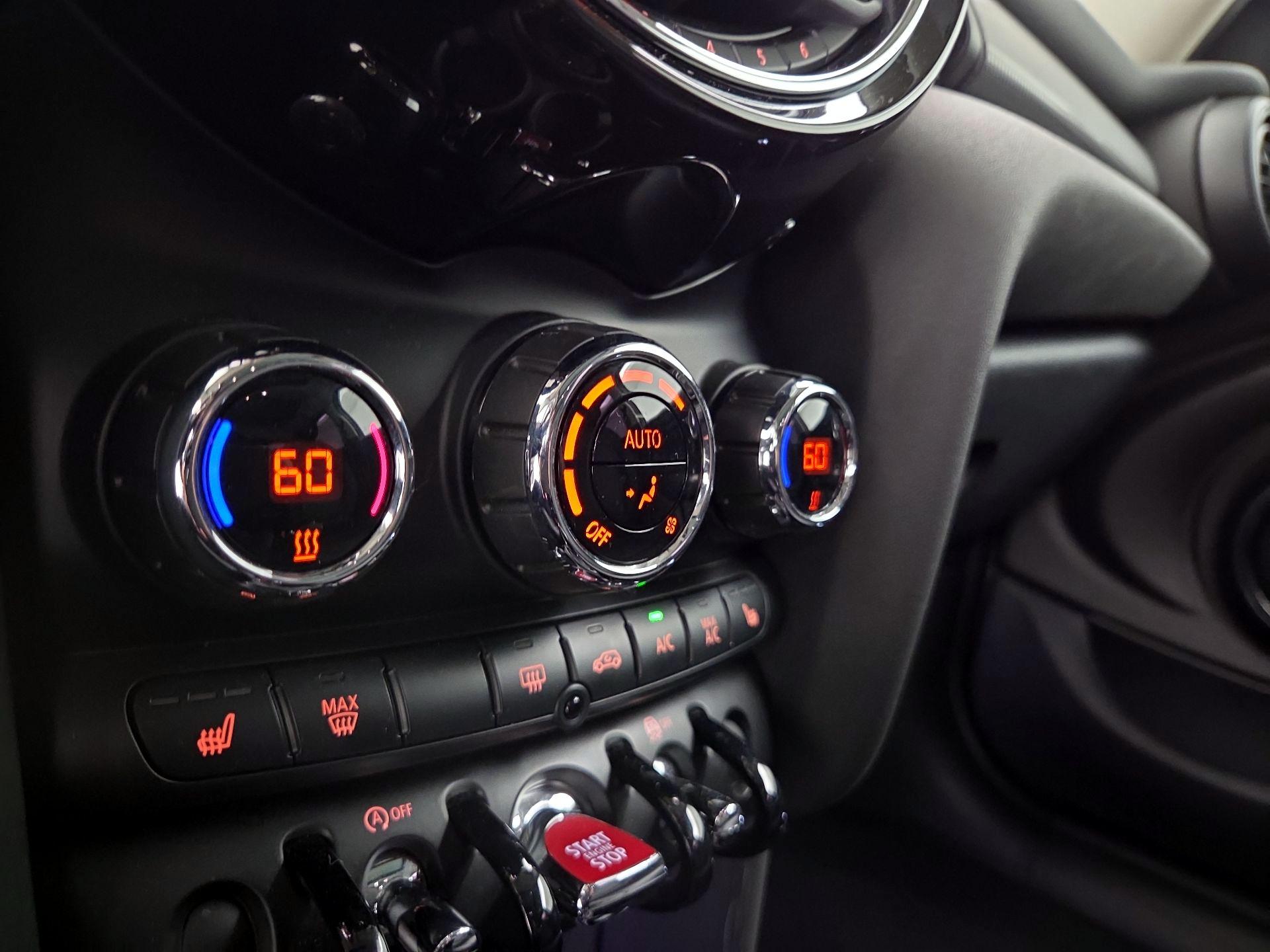 Thumbnail: 2020 MINI Cooper Hardtop - 16