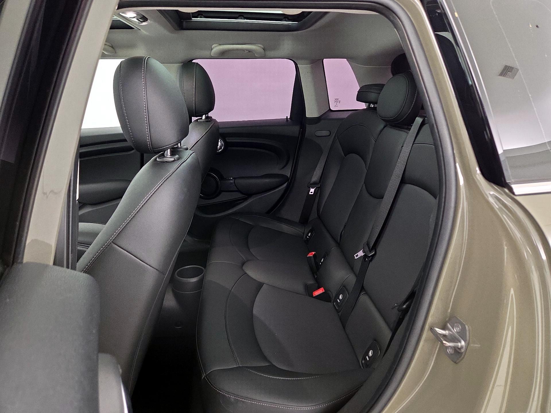 Thumbnail: 2020 MINI Cooper Hardtop - 20