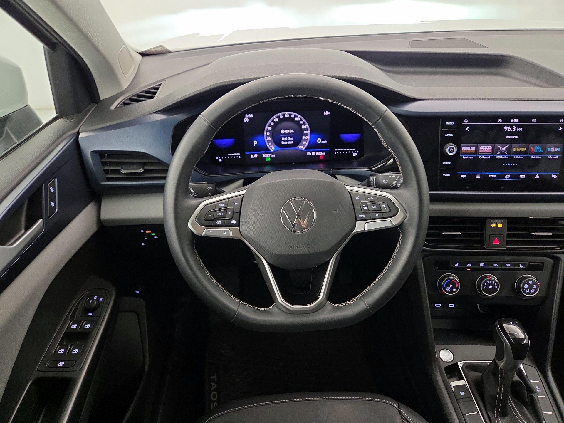 Thumbnail: 2022 Volkswagen Taos - 10