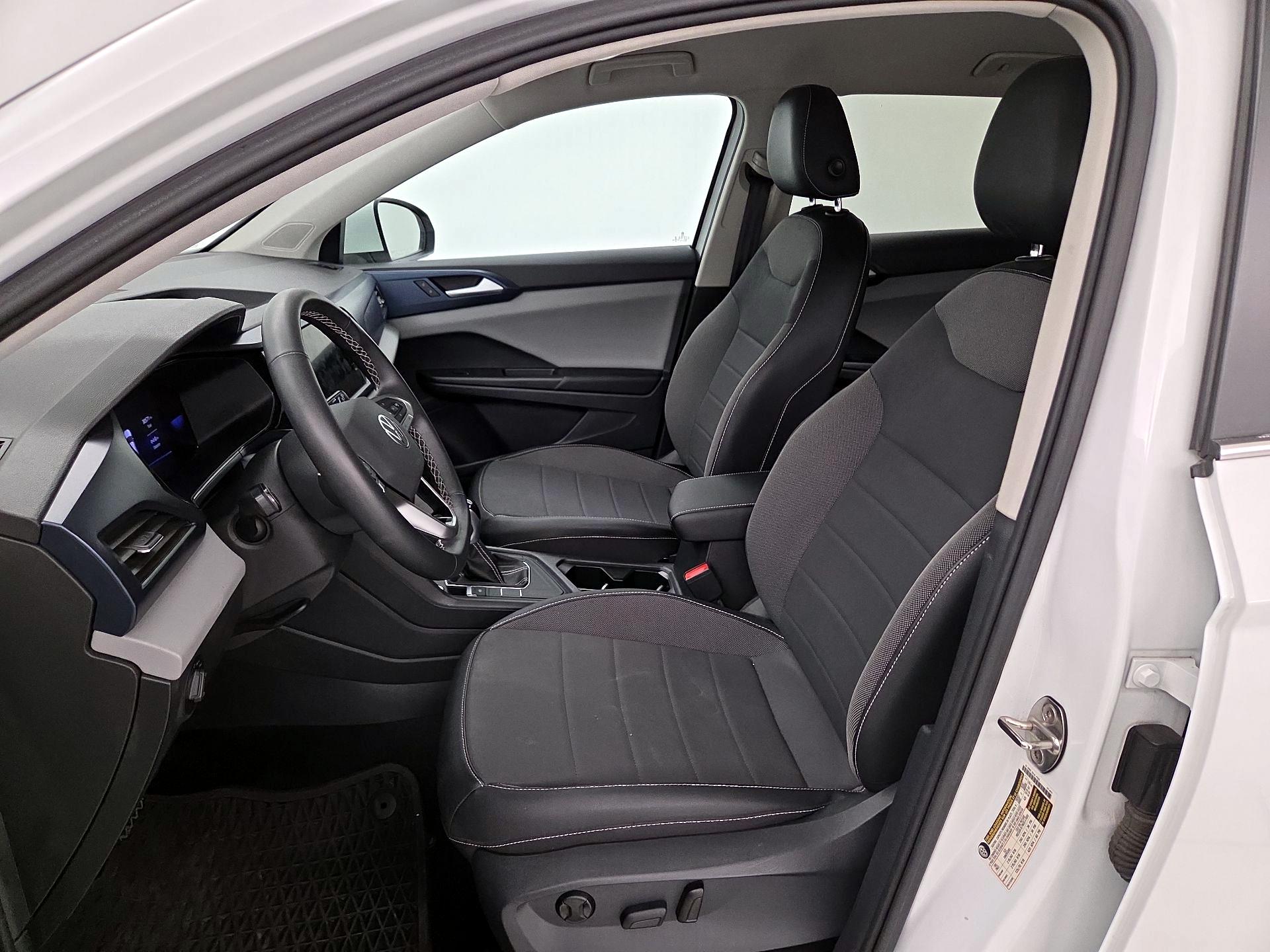 Thumbnail: 2022 Volkswagen Taos - 11