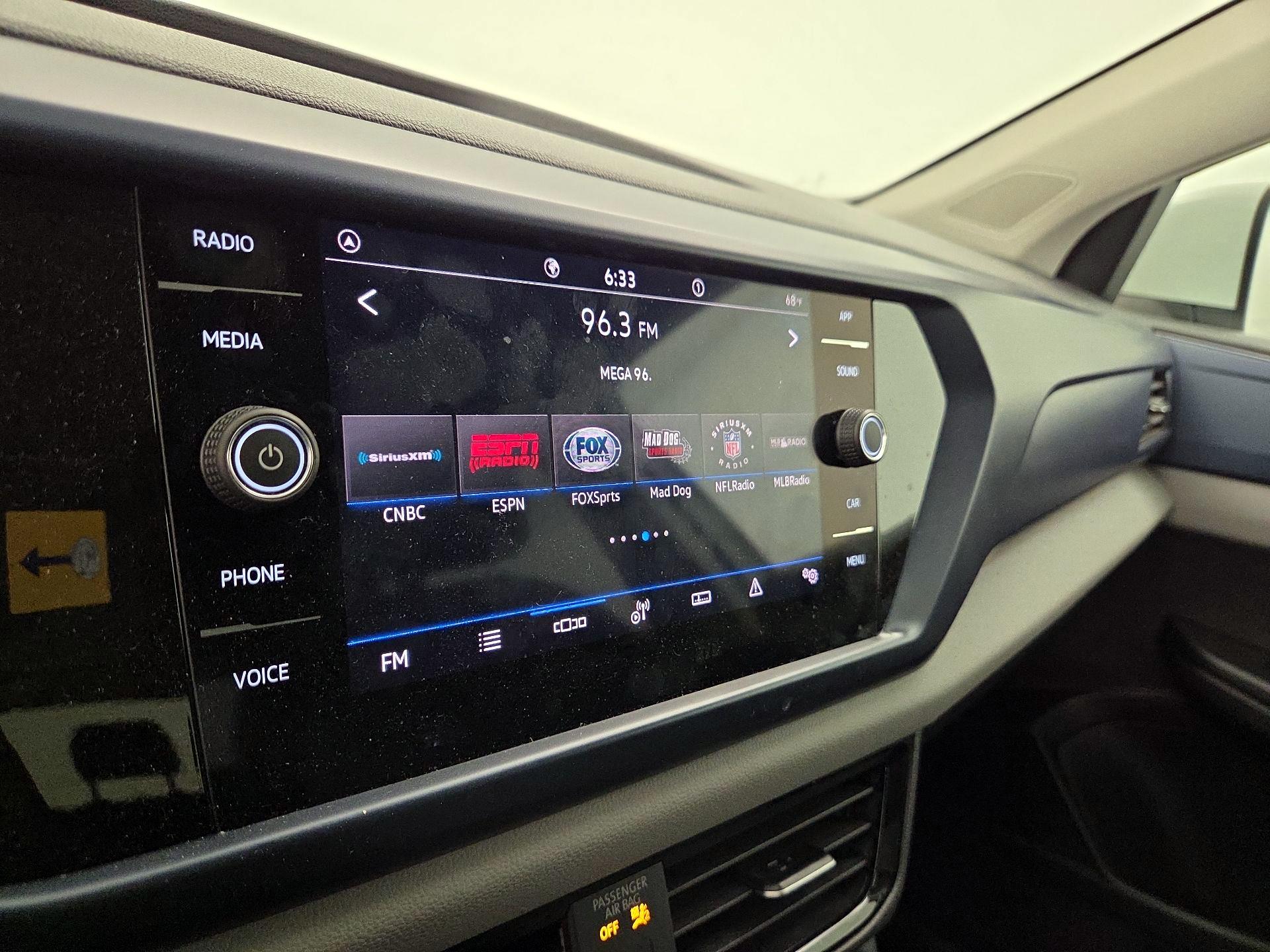 Thumbnail: 2022 Volkswagen Taos - 15