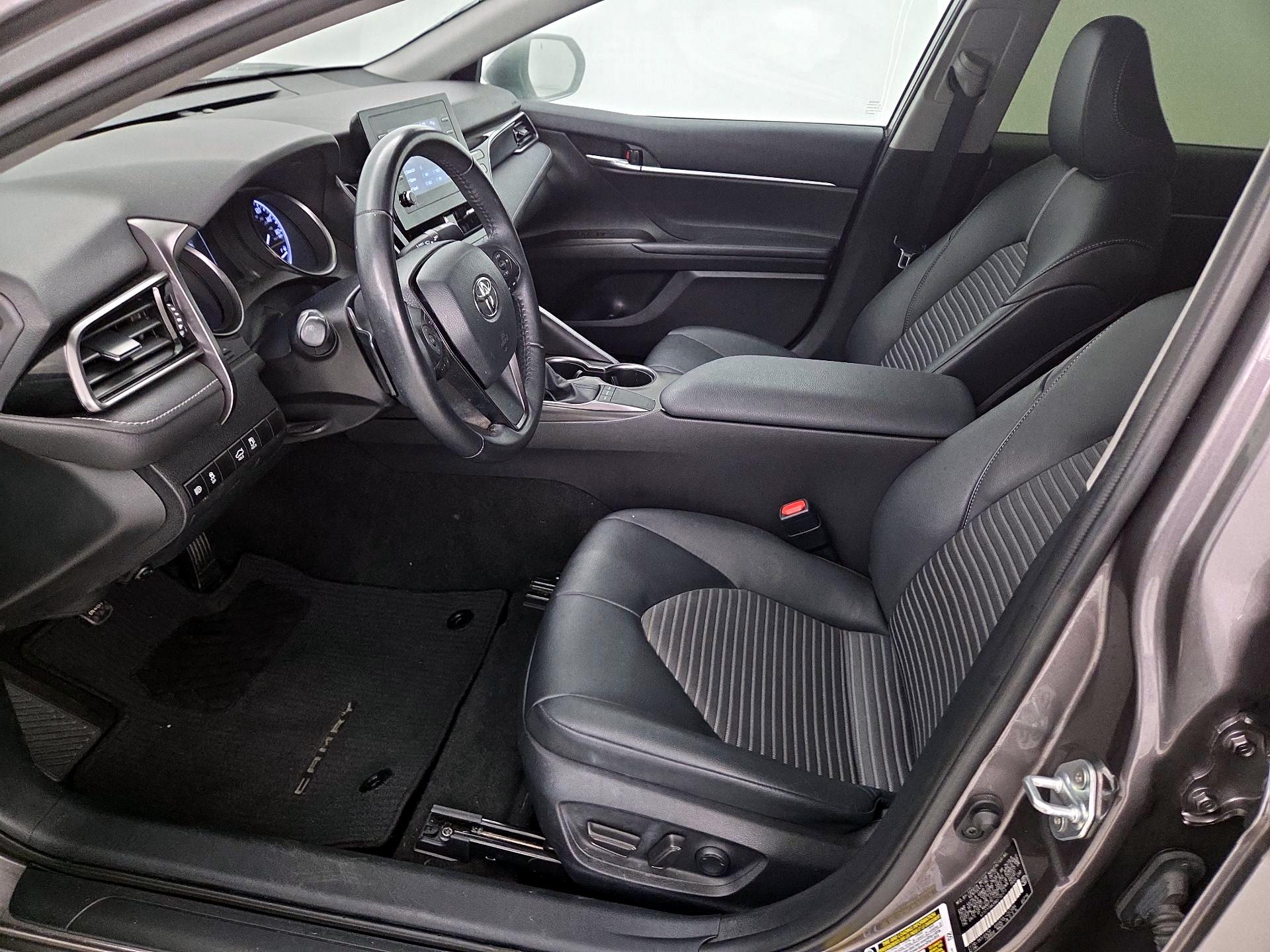 Thumbnail: 2022 Toyota Camry - 11