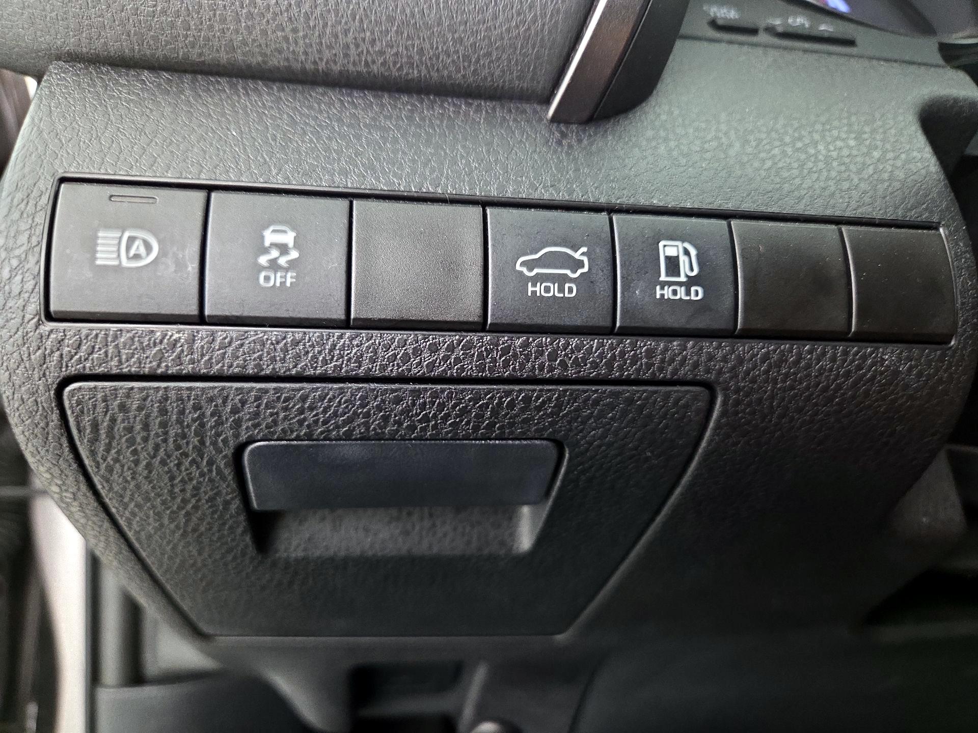 Thumbnail: 2022 Toyota Camry - 13