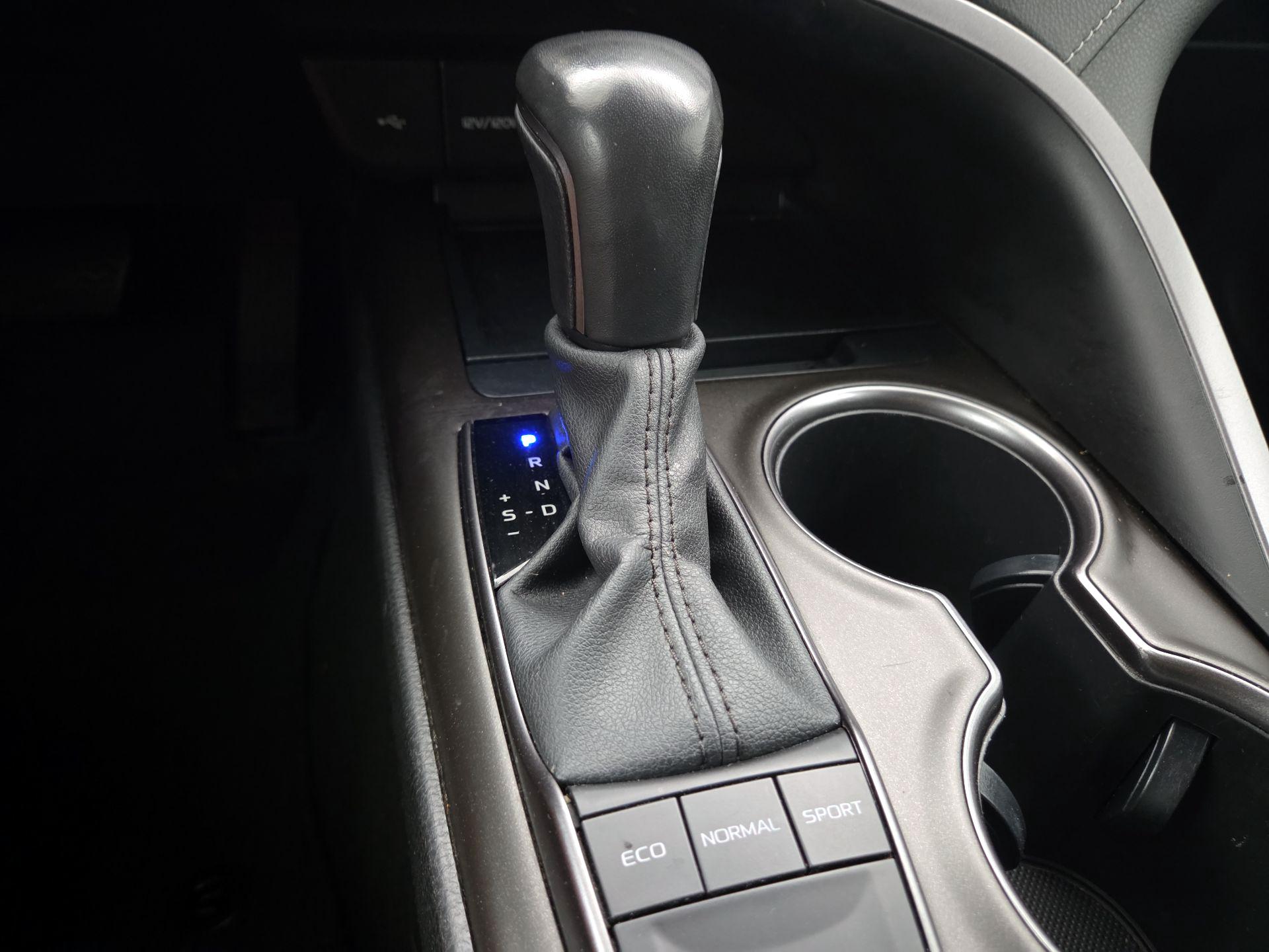 Thumbnail: 2022 Toyota Camry - 17