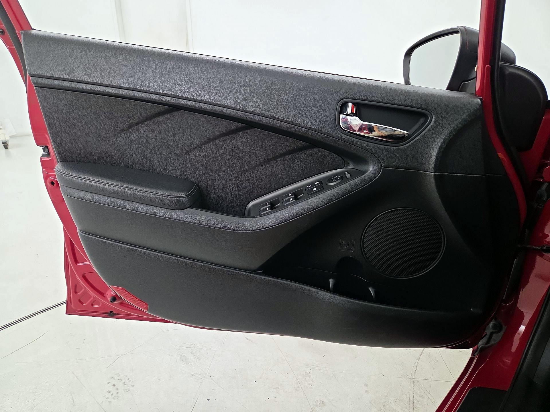 Thumbnail: 2015 Kia Forte - 12