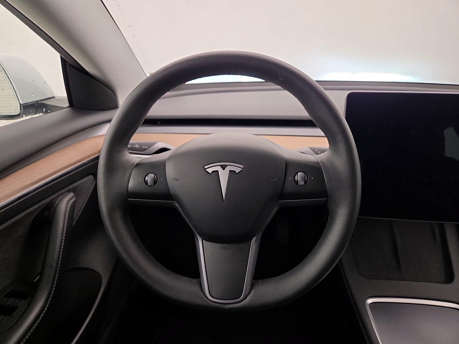 Thumbnail: 2023 Tesla Model 3 - 10