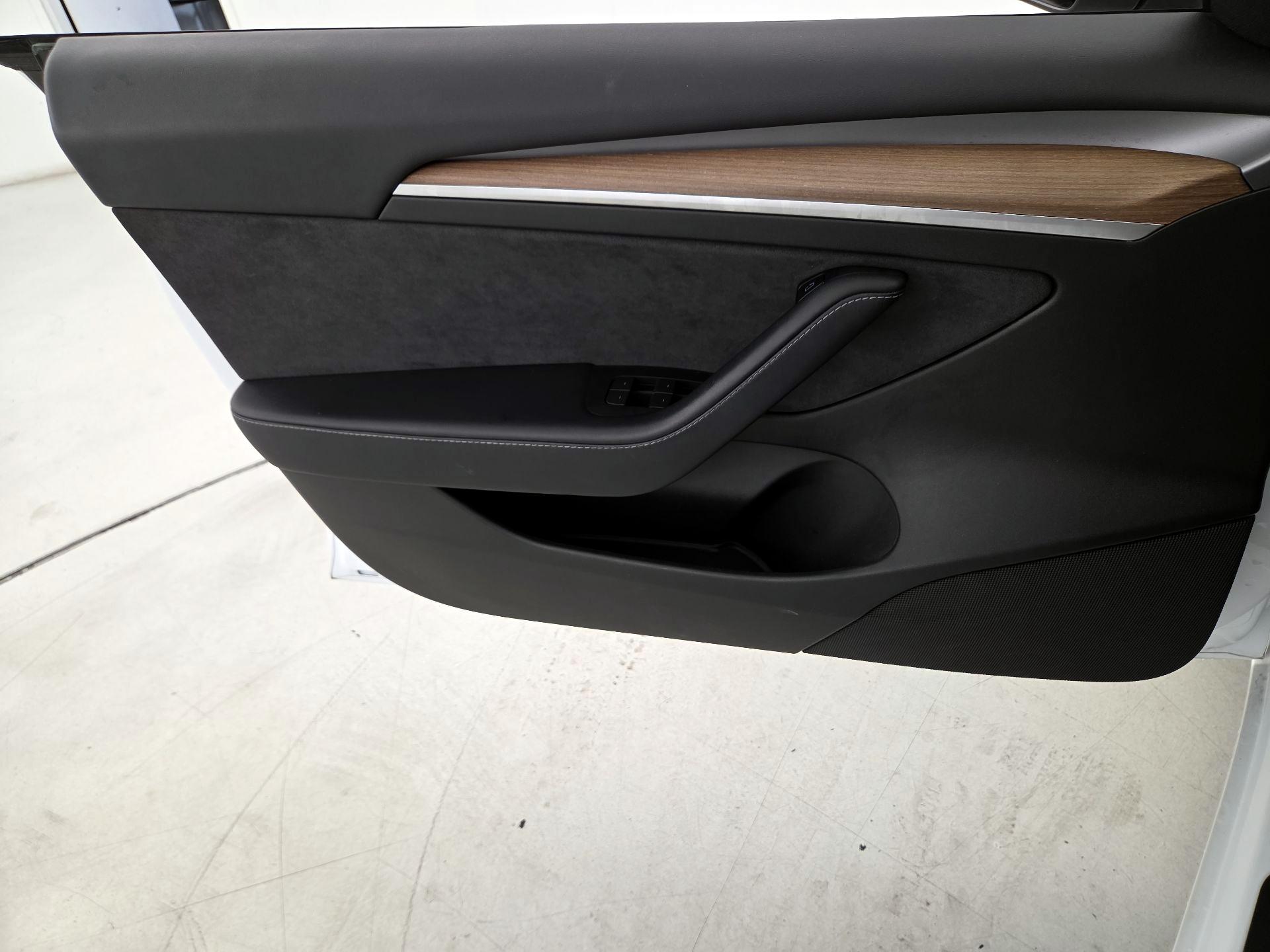 Thumbnail: 2023 Tesla Model 3 - 12