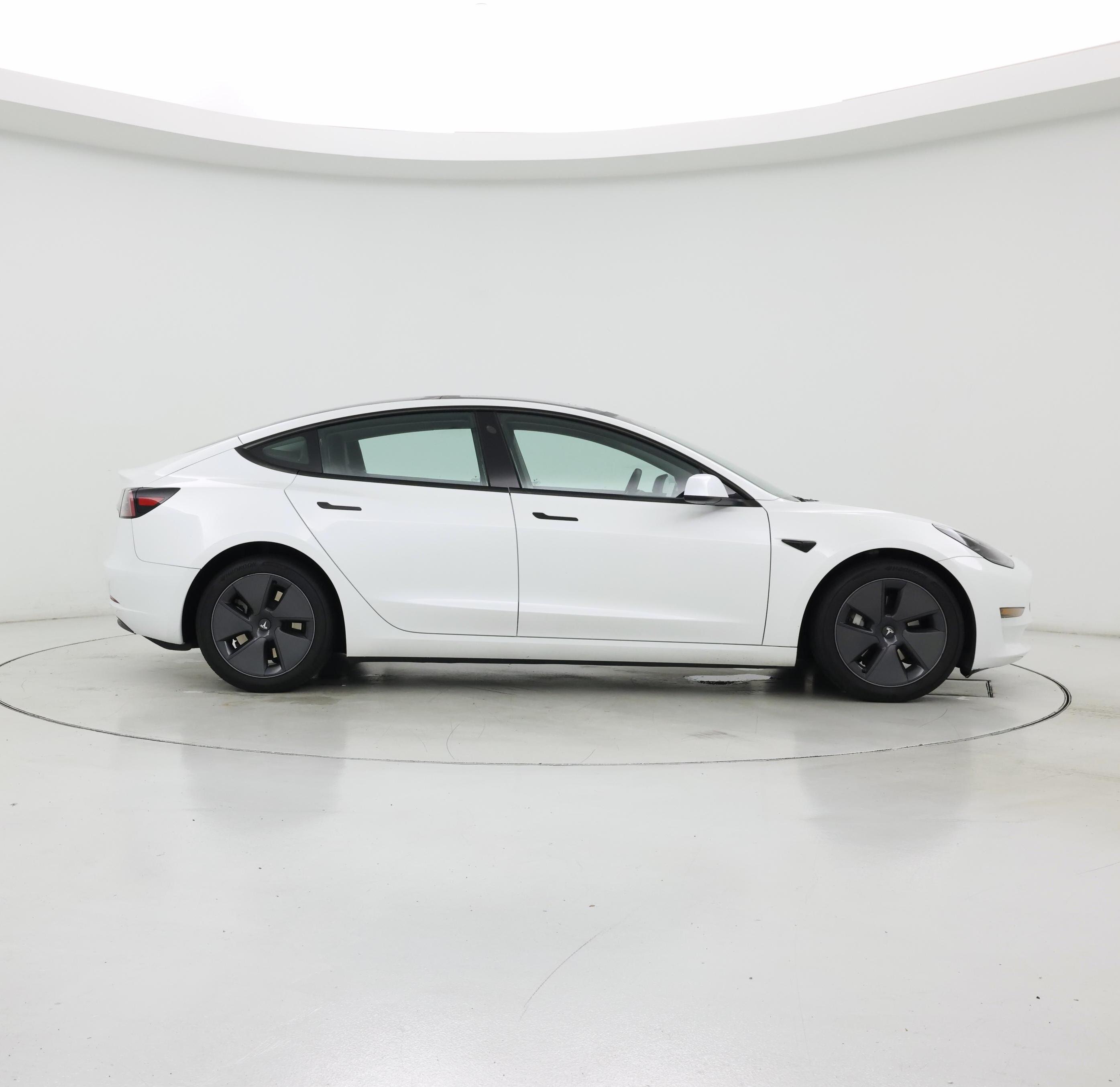 Thumbnail: 2023 Tesla Model 3 - 7