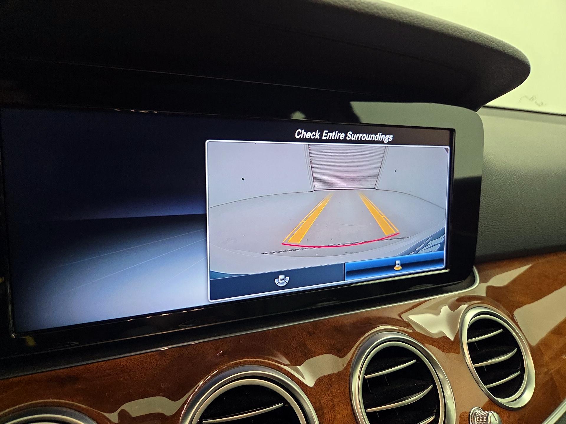 Thumbnail: 2019 Mercedes-Benz E-Class - 15