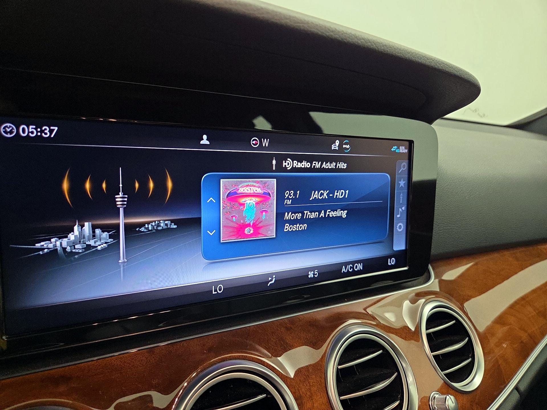 Thumbnail: 2019 Mercedes-Benz E-Class - 16