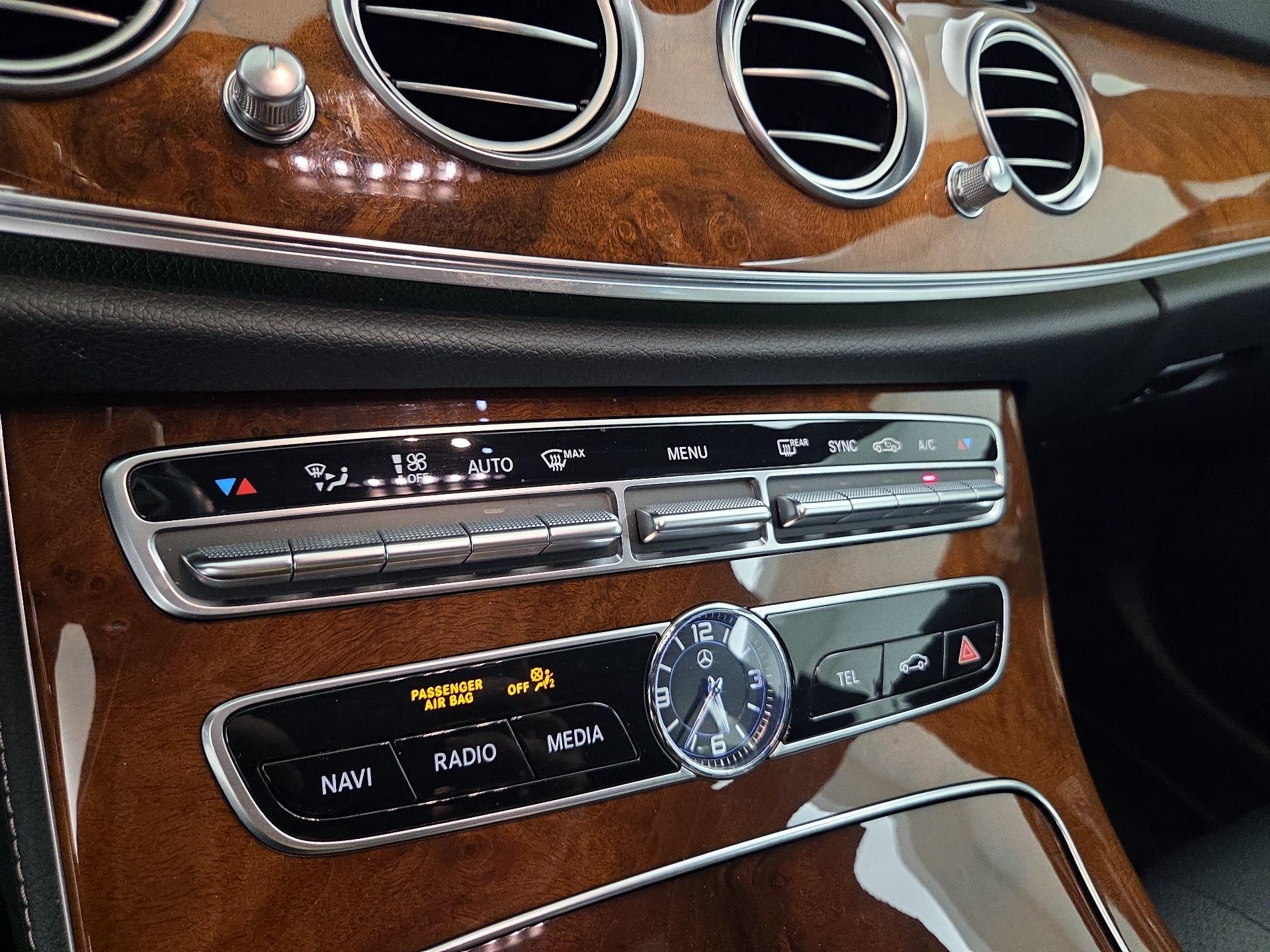 Thumbnail: 2019 Mercedes-Benz E-Class - 17