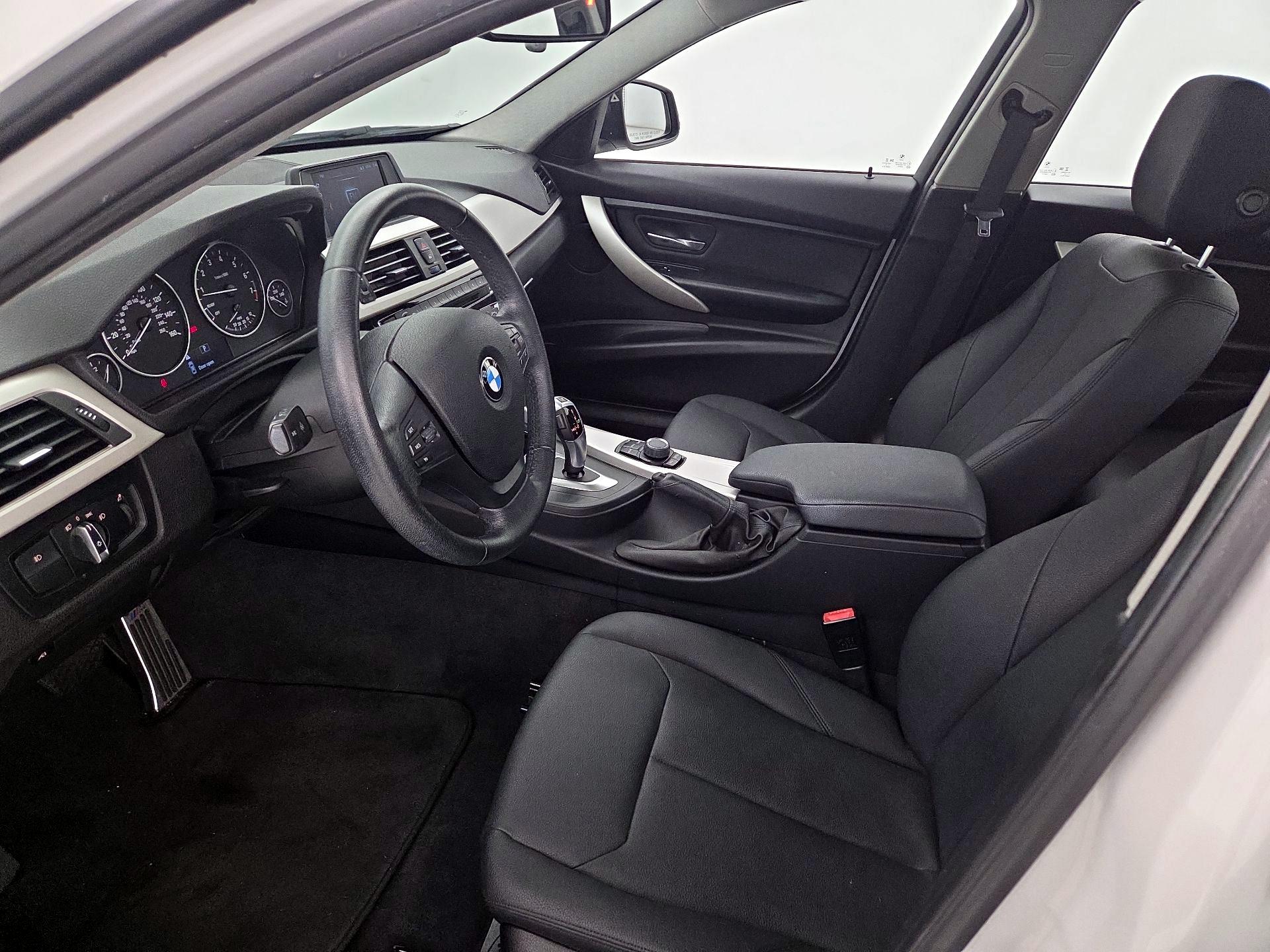 Thumbnail: 2018 BMW 3 Series - 11