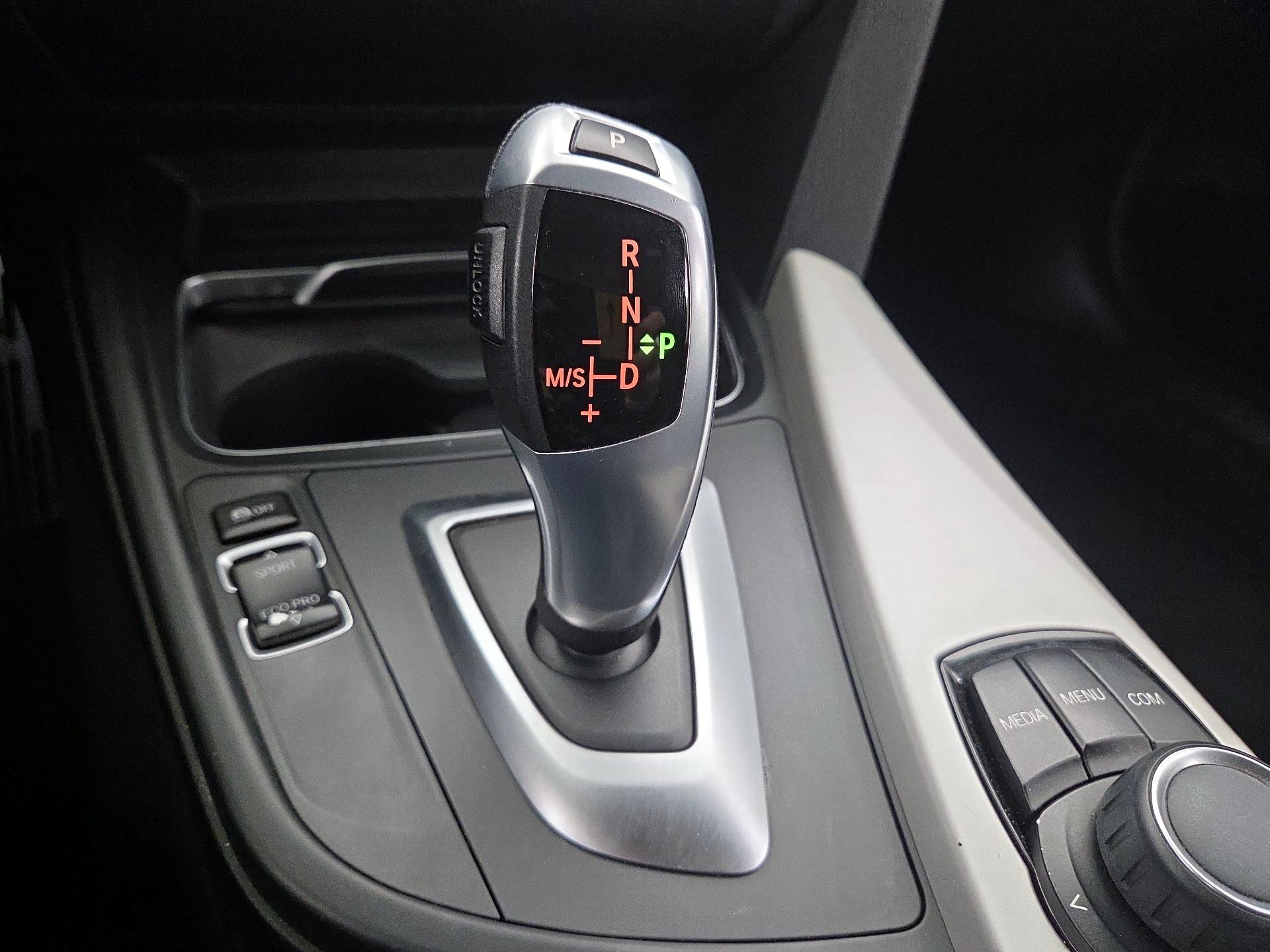 Thumbnail: 2018 BMW 3 Series - 17