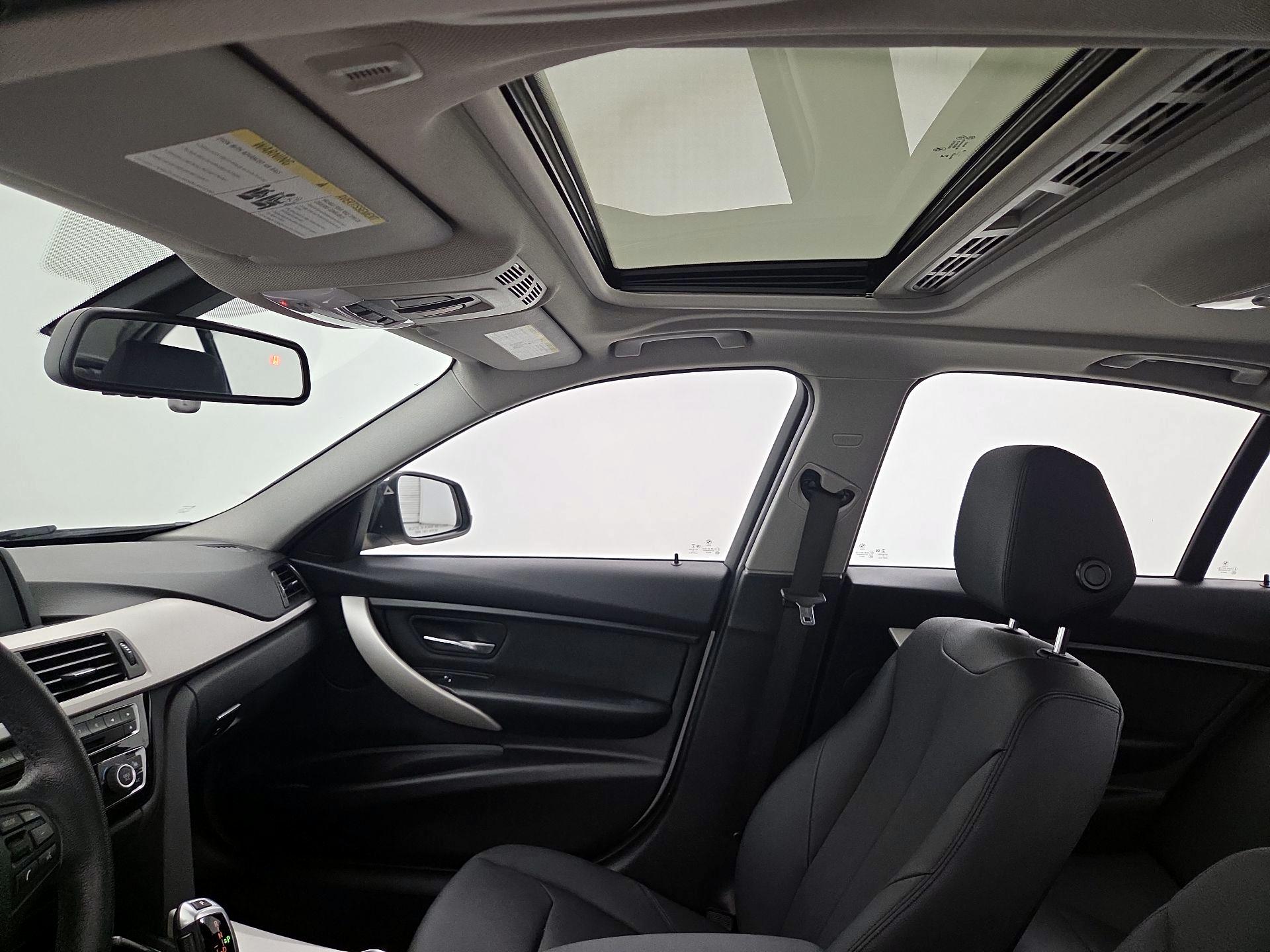 Thumbnail: 2018 BMW 3 Series - 19