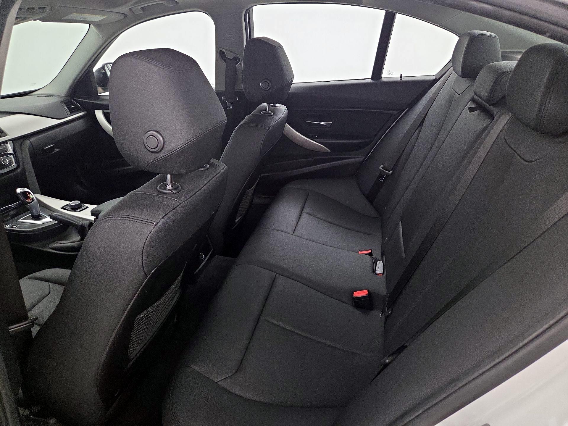 Thumbnail: 2018 BMW 3 Series - 20