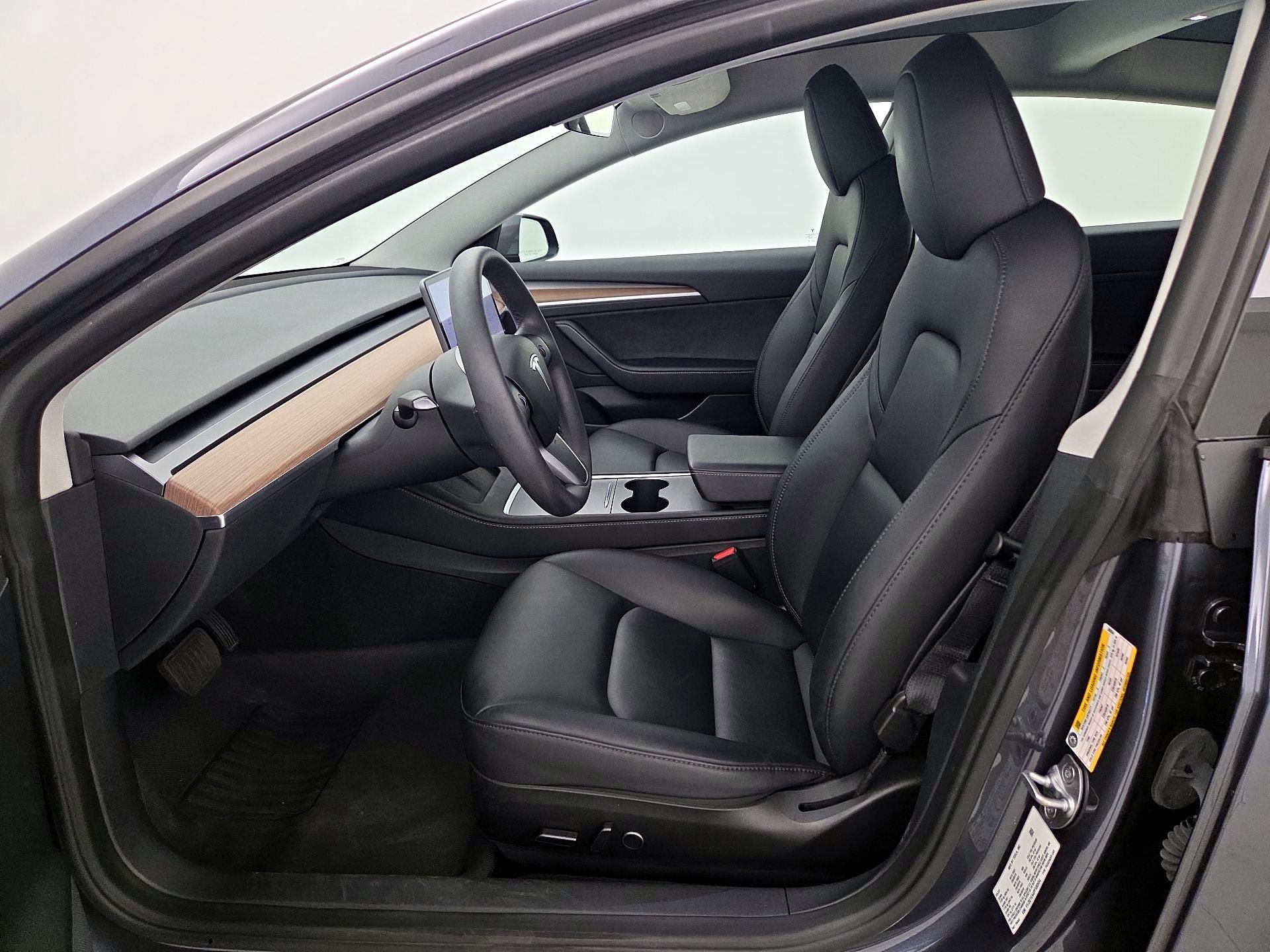 Thumbnail: 2023 Tesla Model 3 - 11