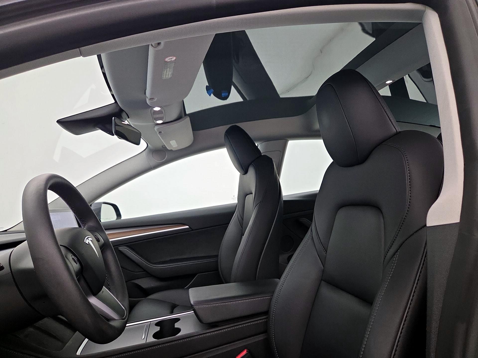 Thumbnail: 2023 Tesla Model 3 - 18