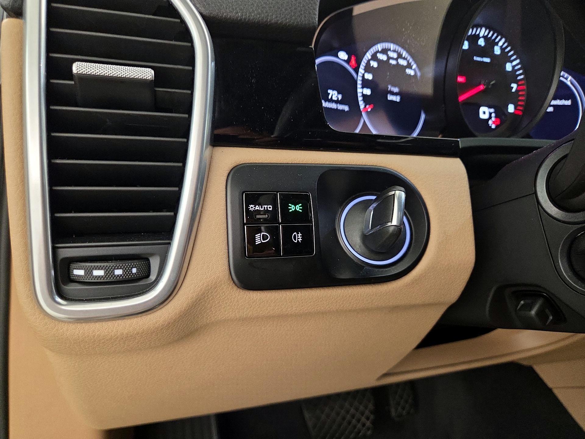 Thumbnail: 2019 Porsche Cayenne - 13