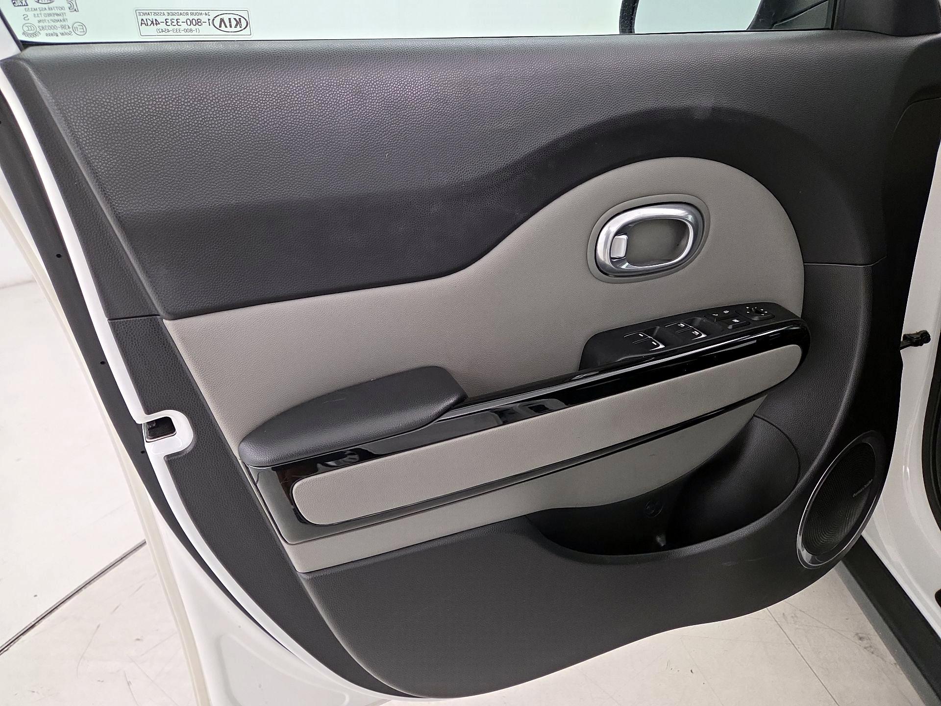 Thumbnail: 2017 Kia Soul - 12