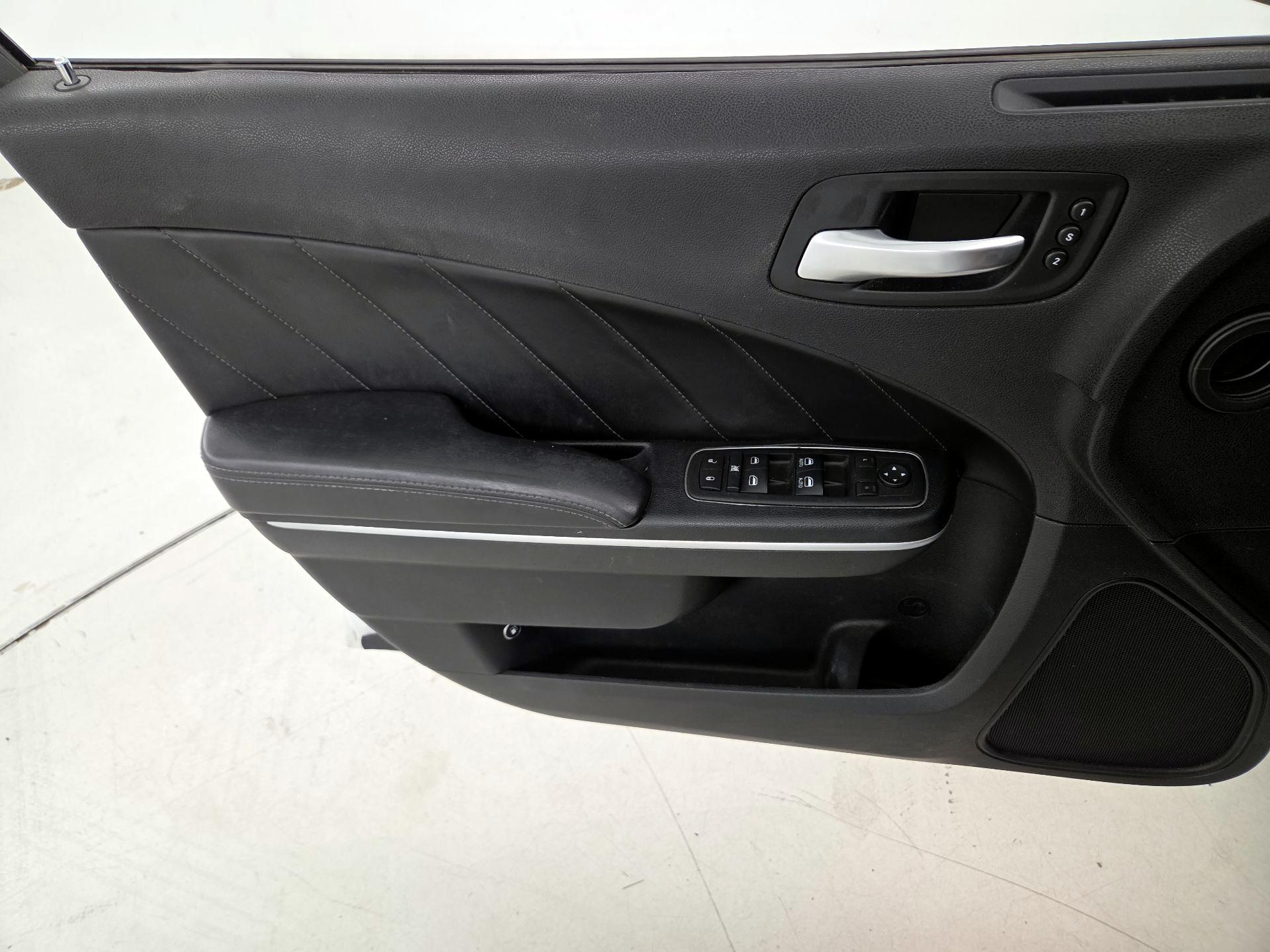 Thumbnail: 2015 Dodge Charger - 12