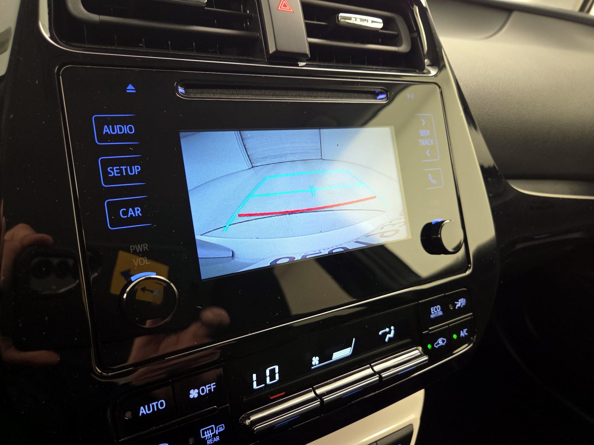 Thumbnail: 2018 Toyota Prius - 14