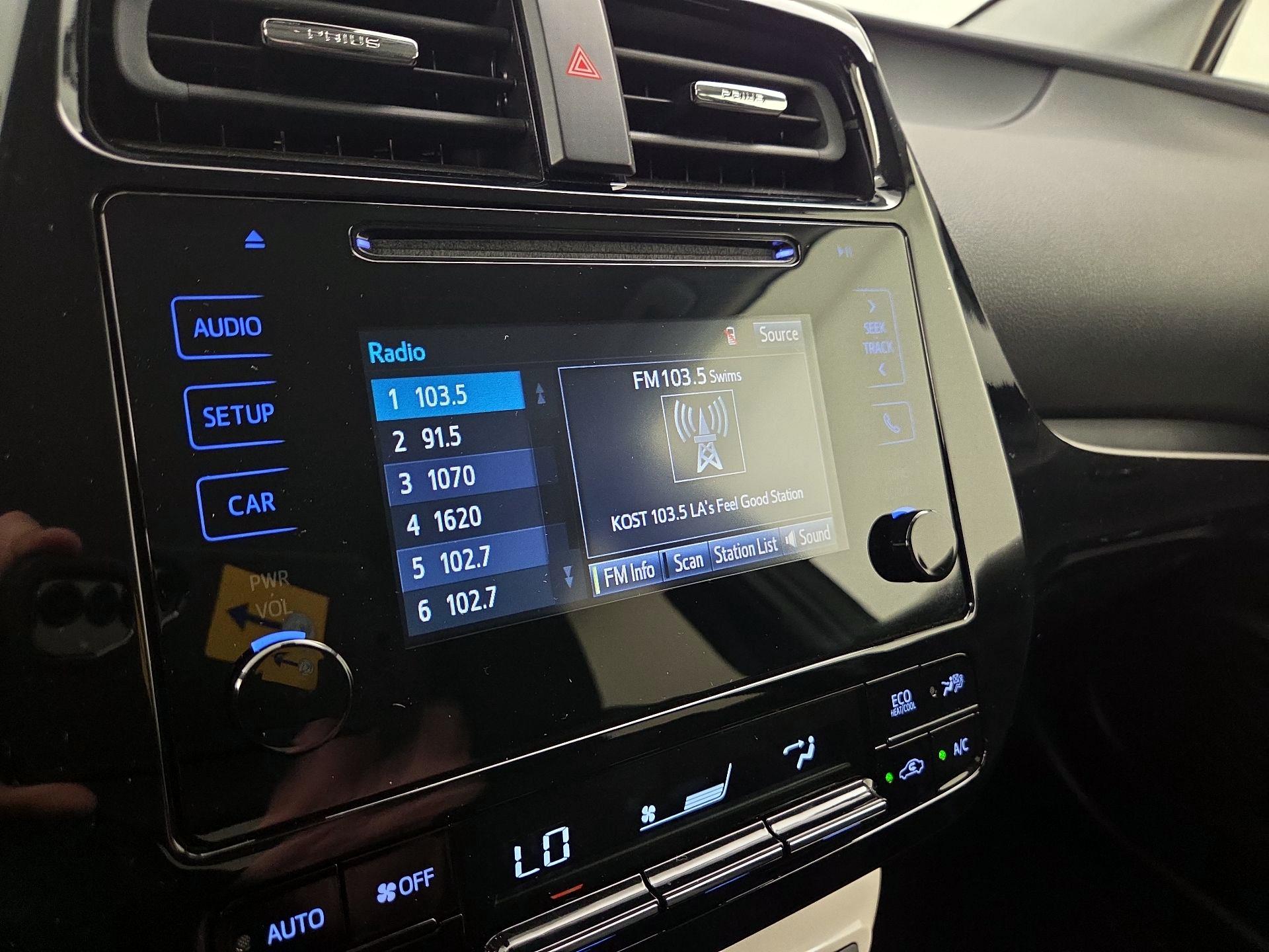 Thumbnail: 2018 Toyota Prius - 15