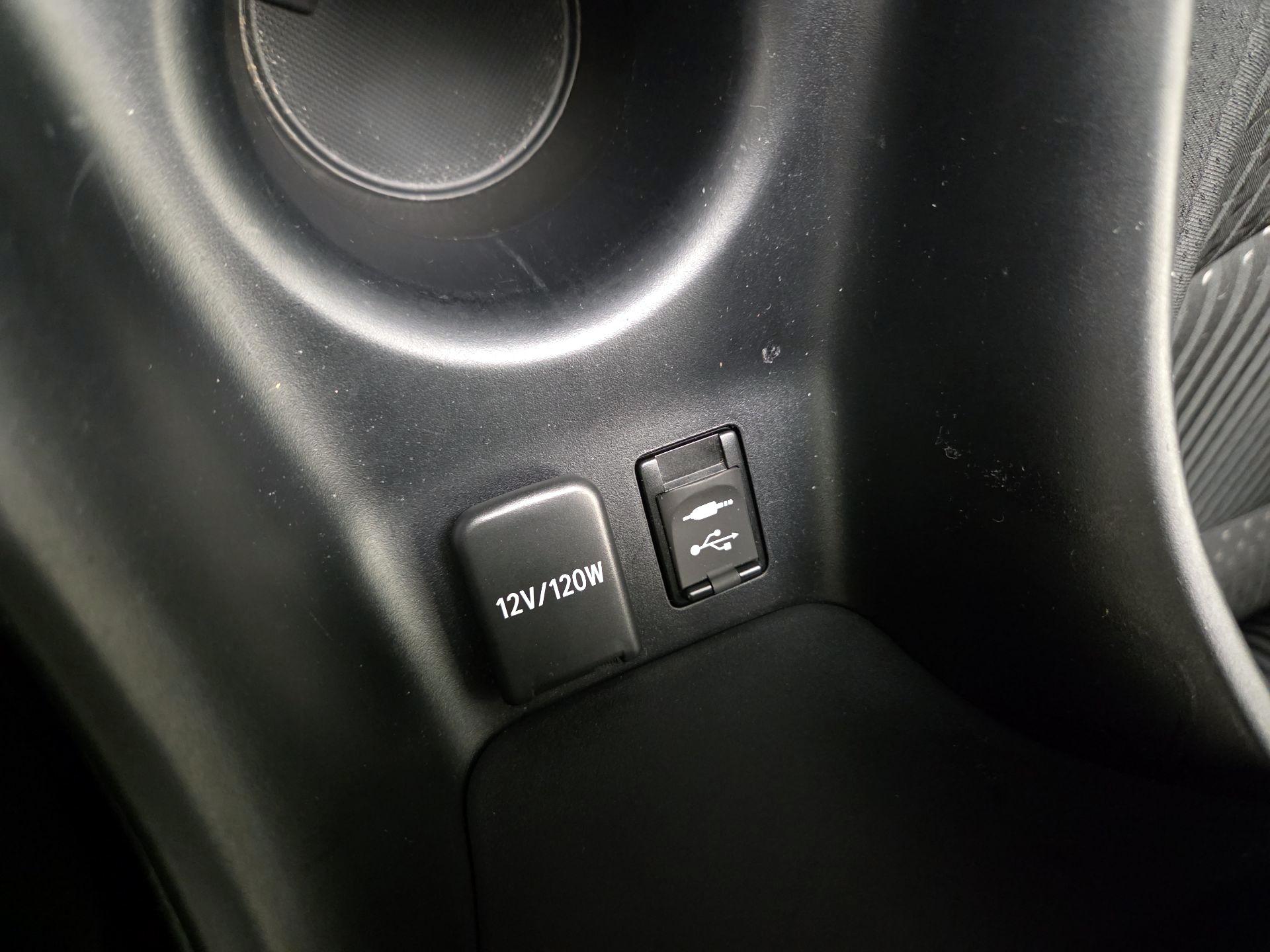 Thumbnail: 2018 Toyota Prius - 18