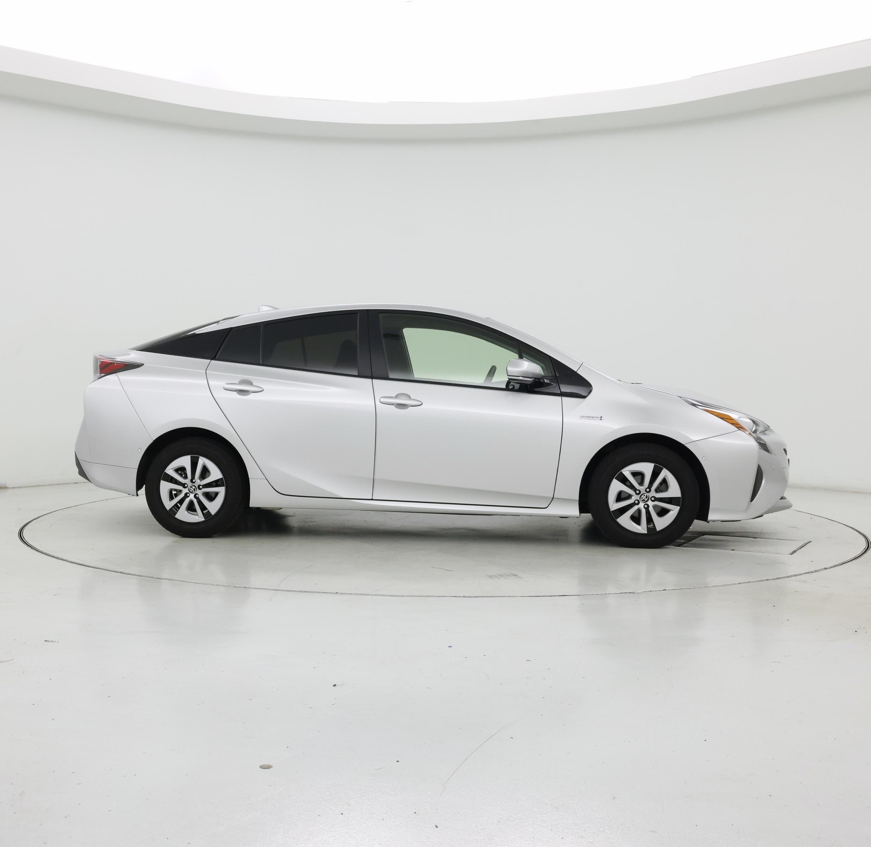 Thumbnail: 2018 Toyota Prius - 7