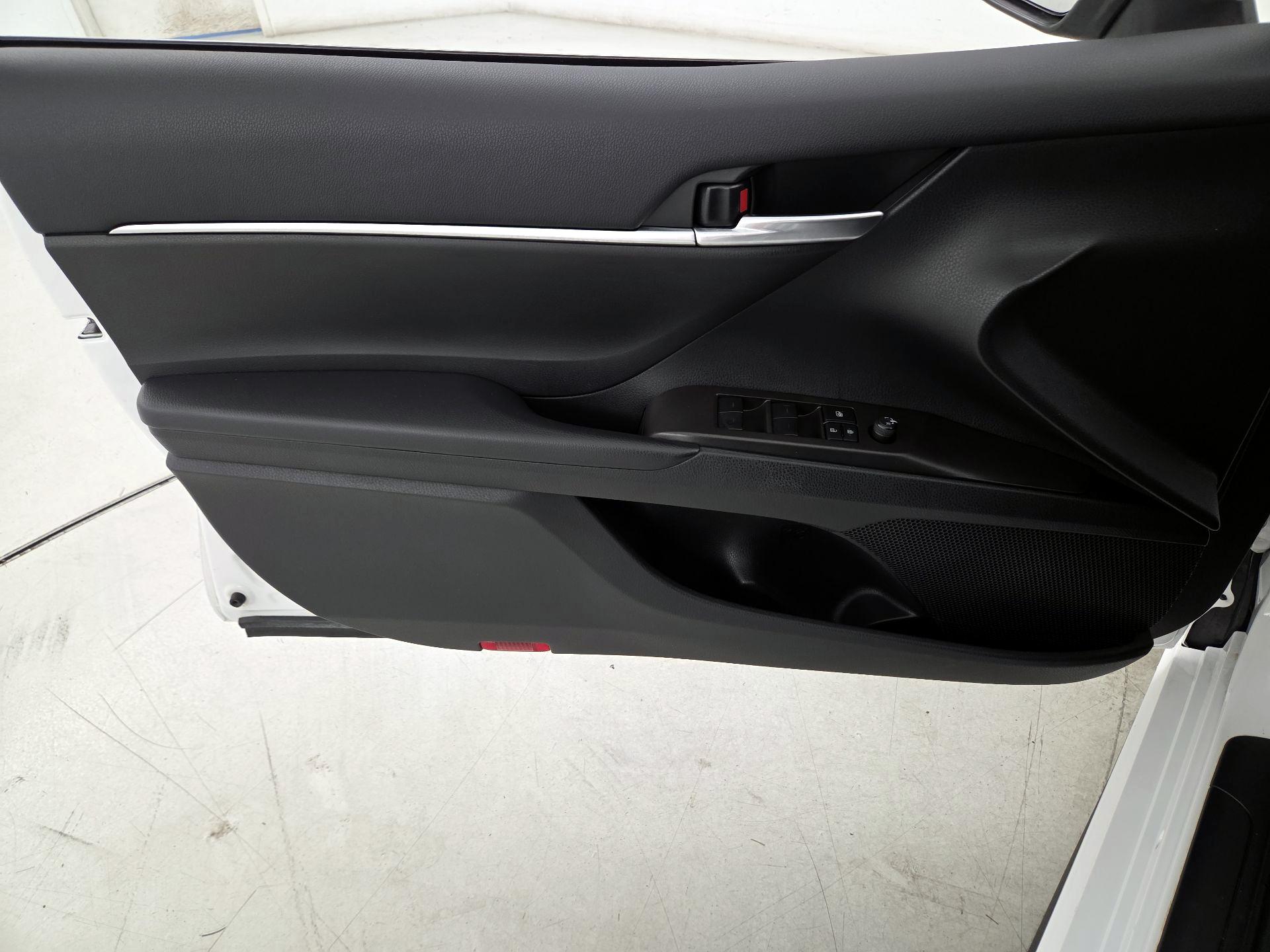 Thumbnail: 2023 Toyota Camry - 12