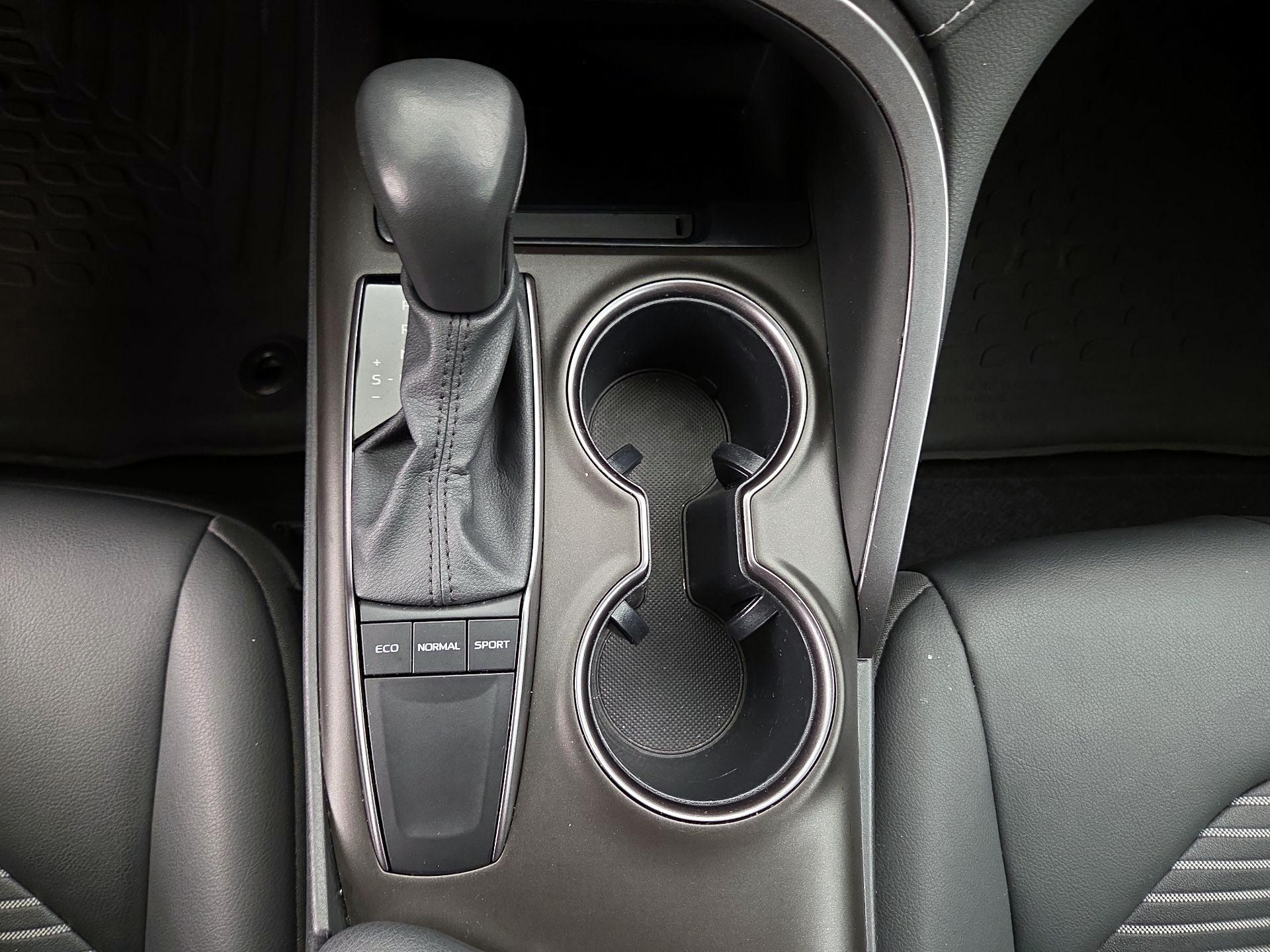 Thumbnail: 2023 Toyota Camry - 17