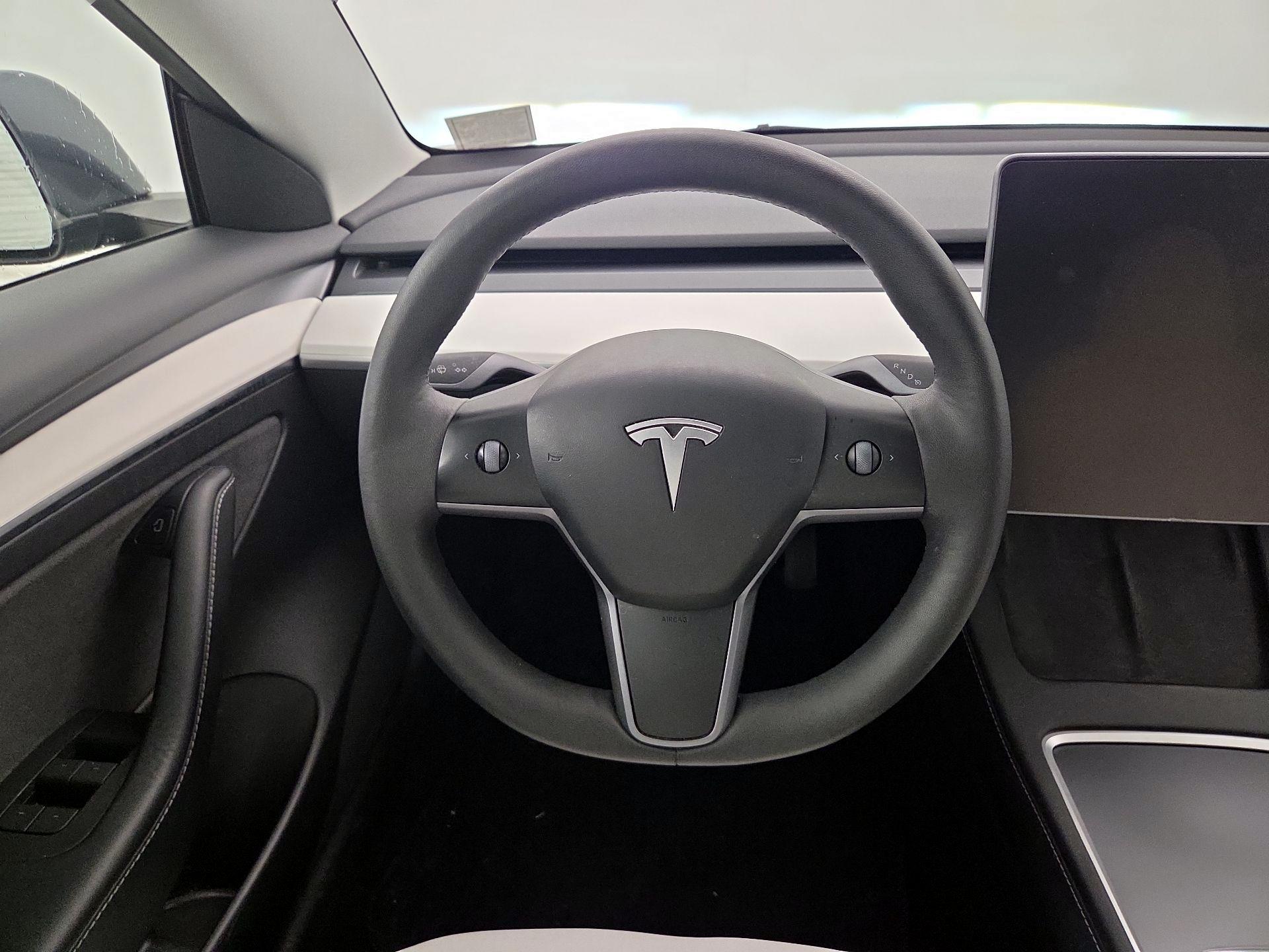 Thumbnail: 2023 Tesla Model 3 - 10