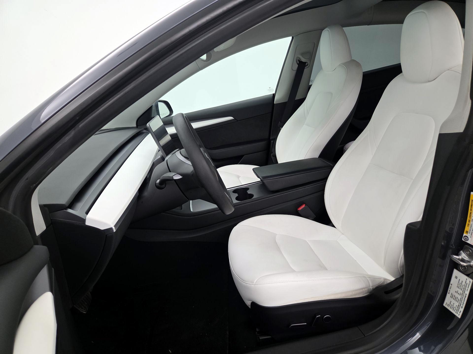 Thumbnail: 2023 Tesla Model 3 - 11