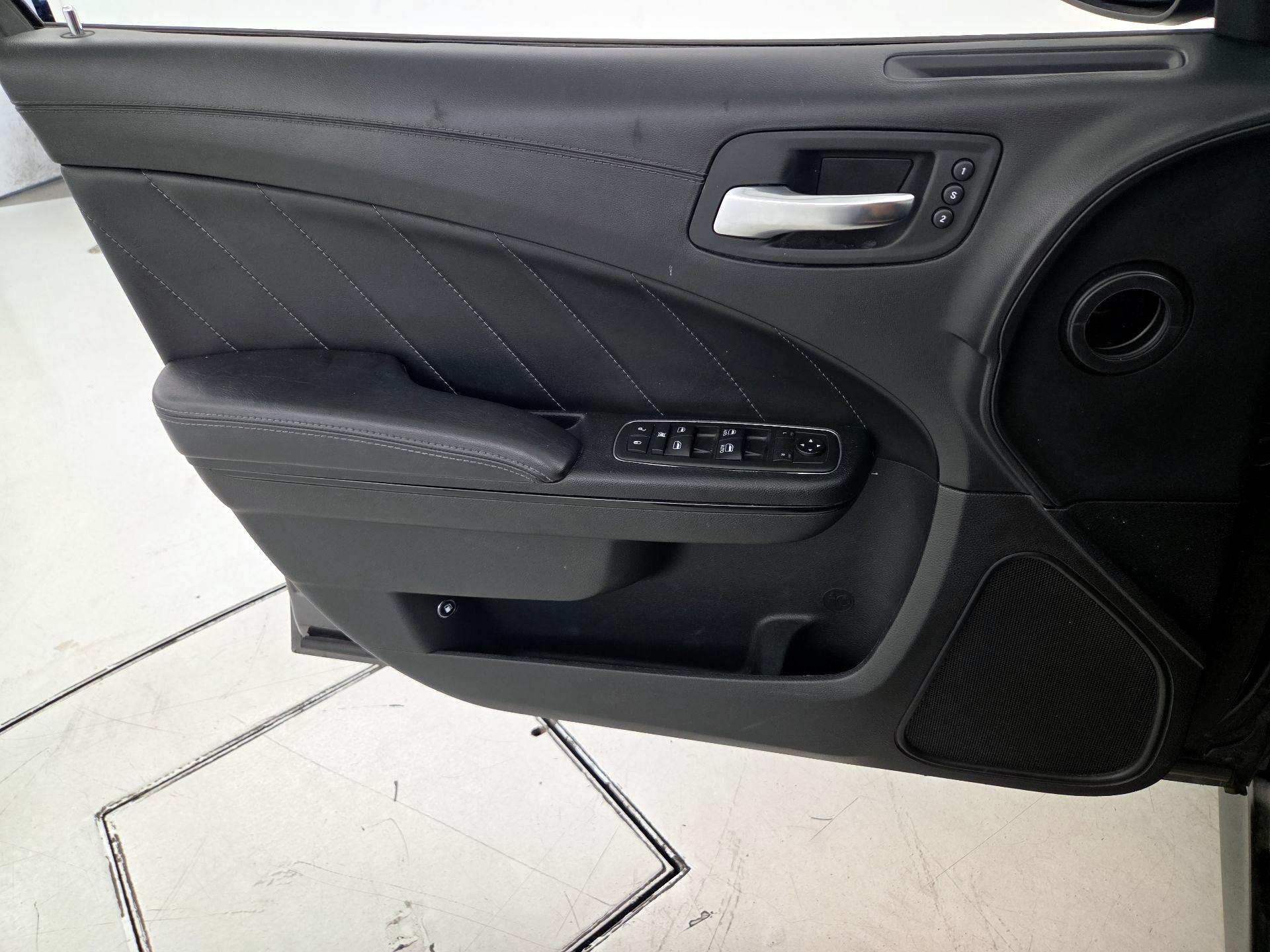 Thumbnail: 2019 Dodge Charger - 12