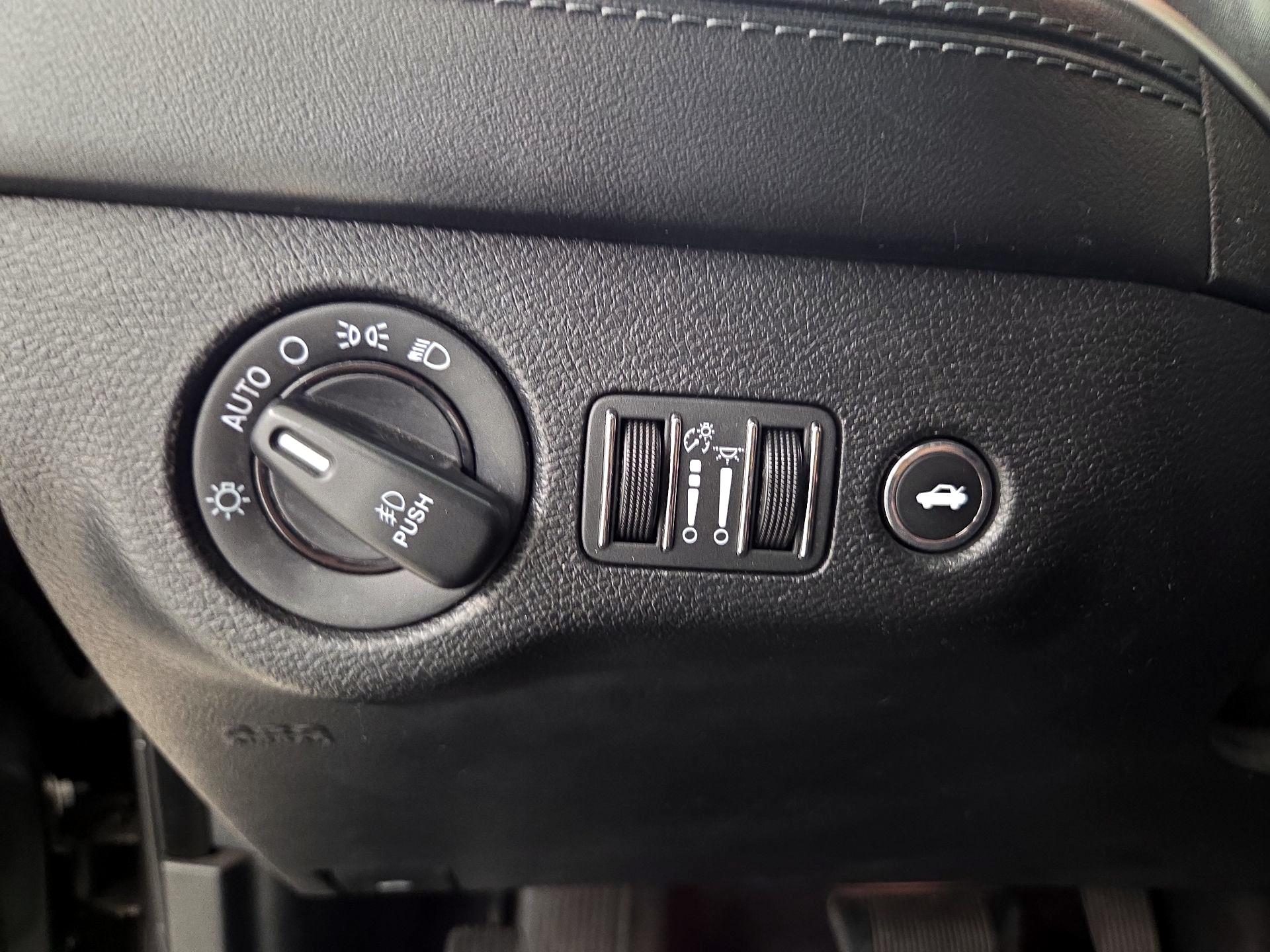 Thumbnail: 2019 Dodge Charger - 13