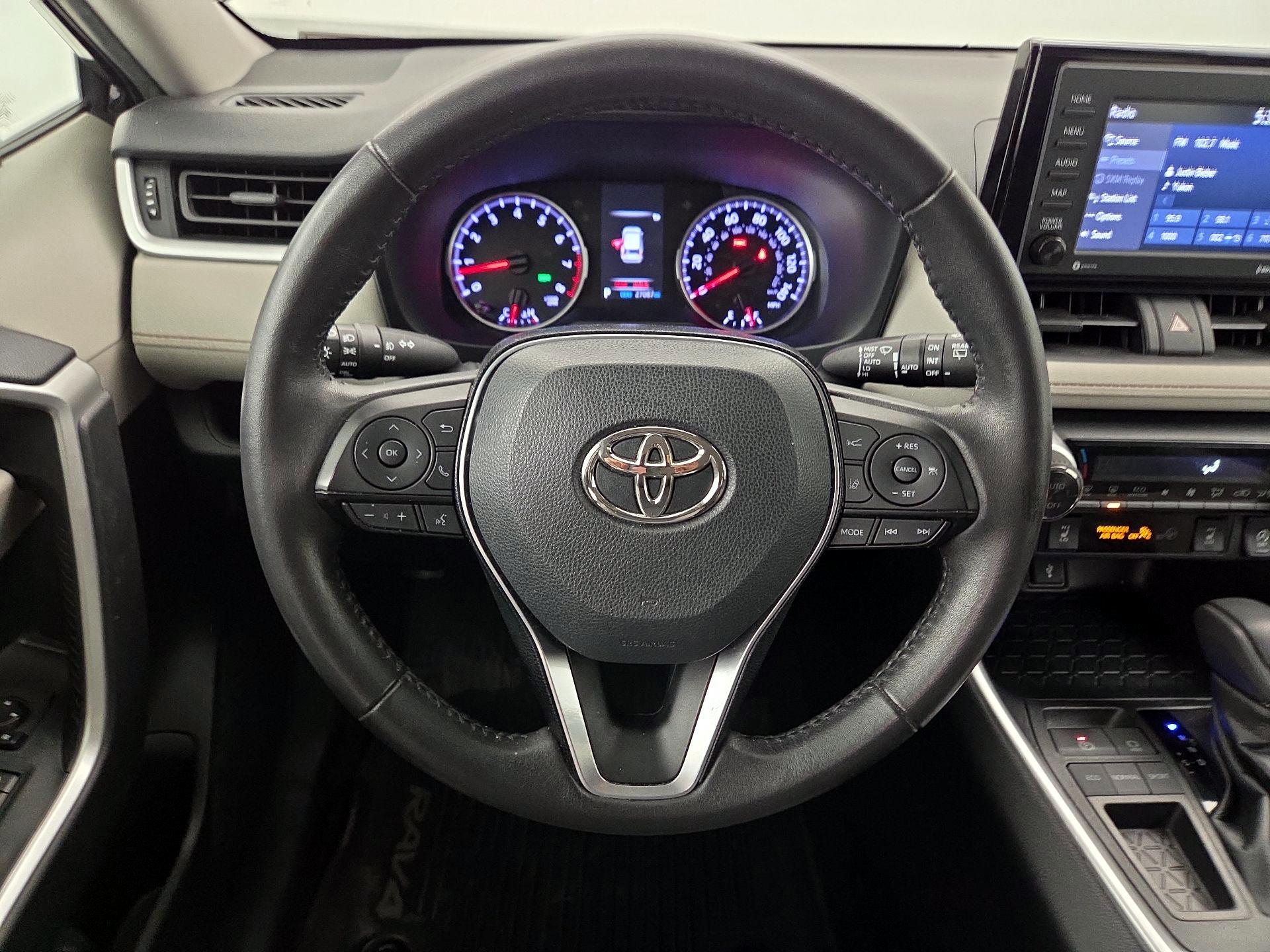 Thumbnail: 2020 Toyota RAV4 - 10