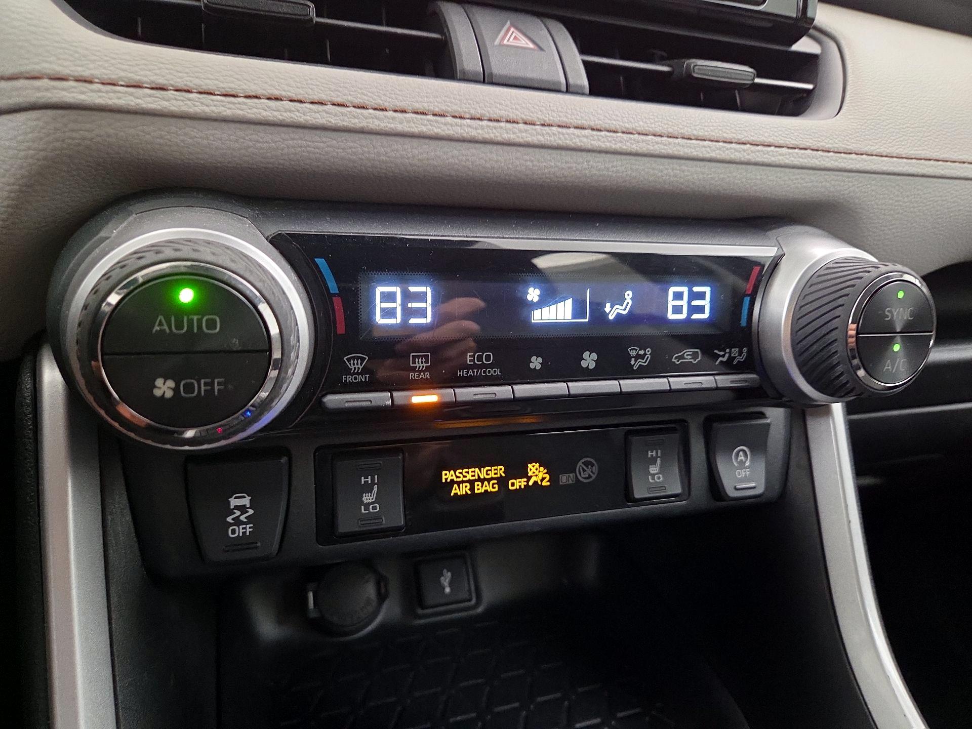 Thumbnail: 2020 Toyota RAV4 - 16