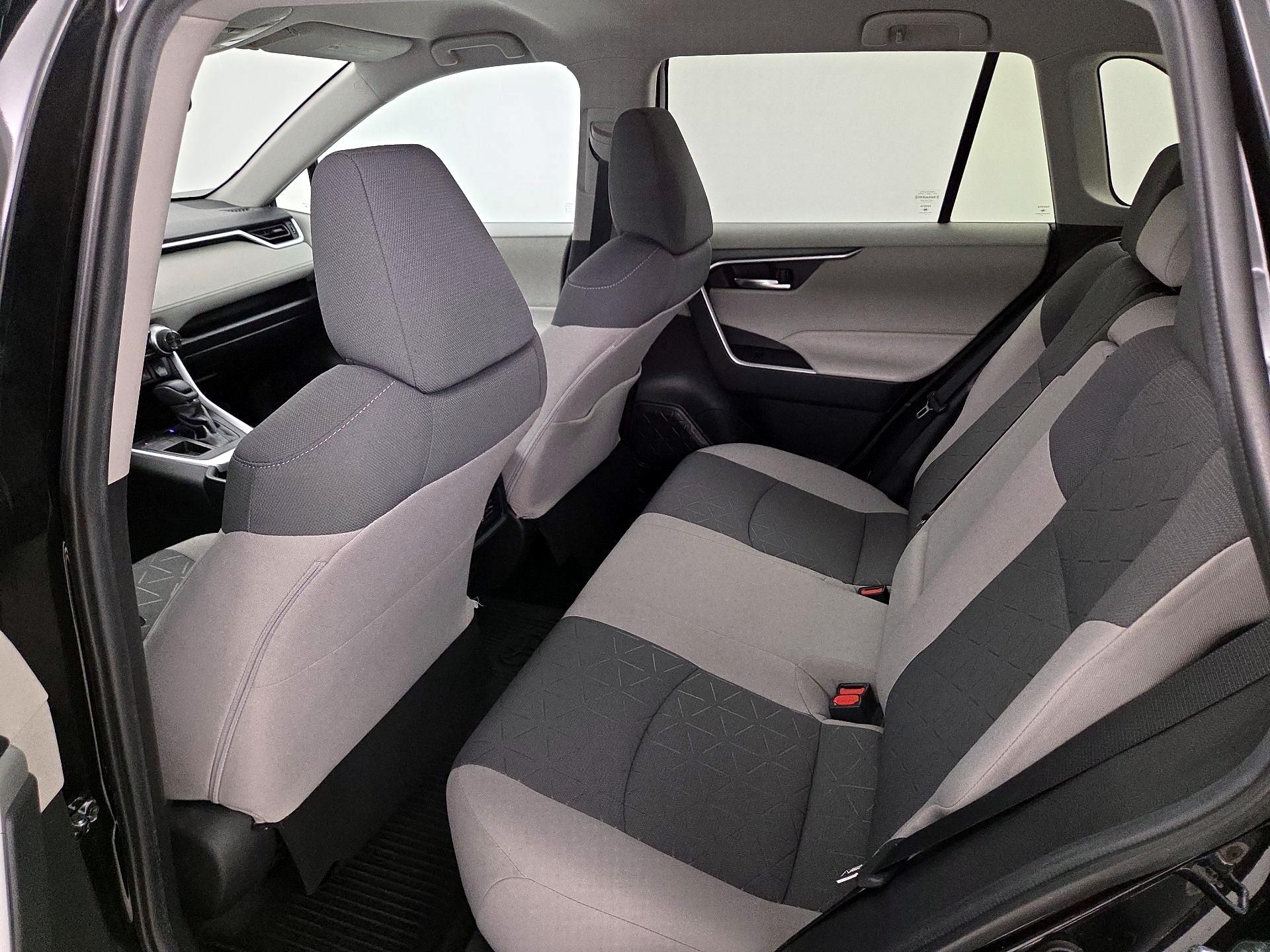 Thumbnail: 2020 Toyota RAV4 - 19