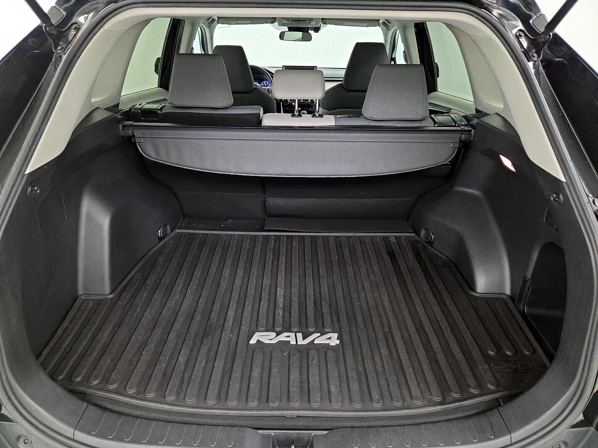 Thumbnail: 2020 Toyota RAV4 - 20