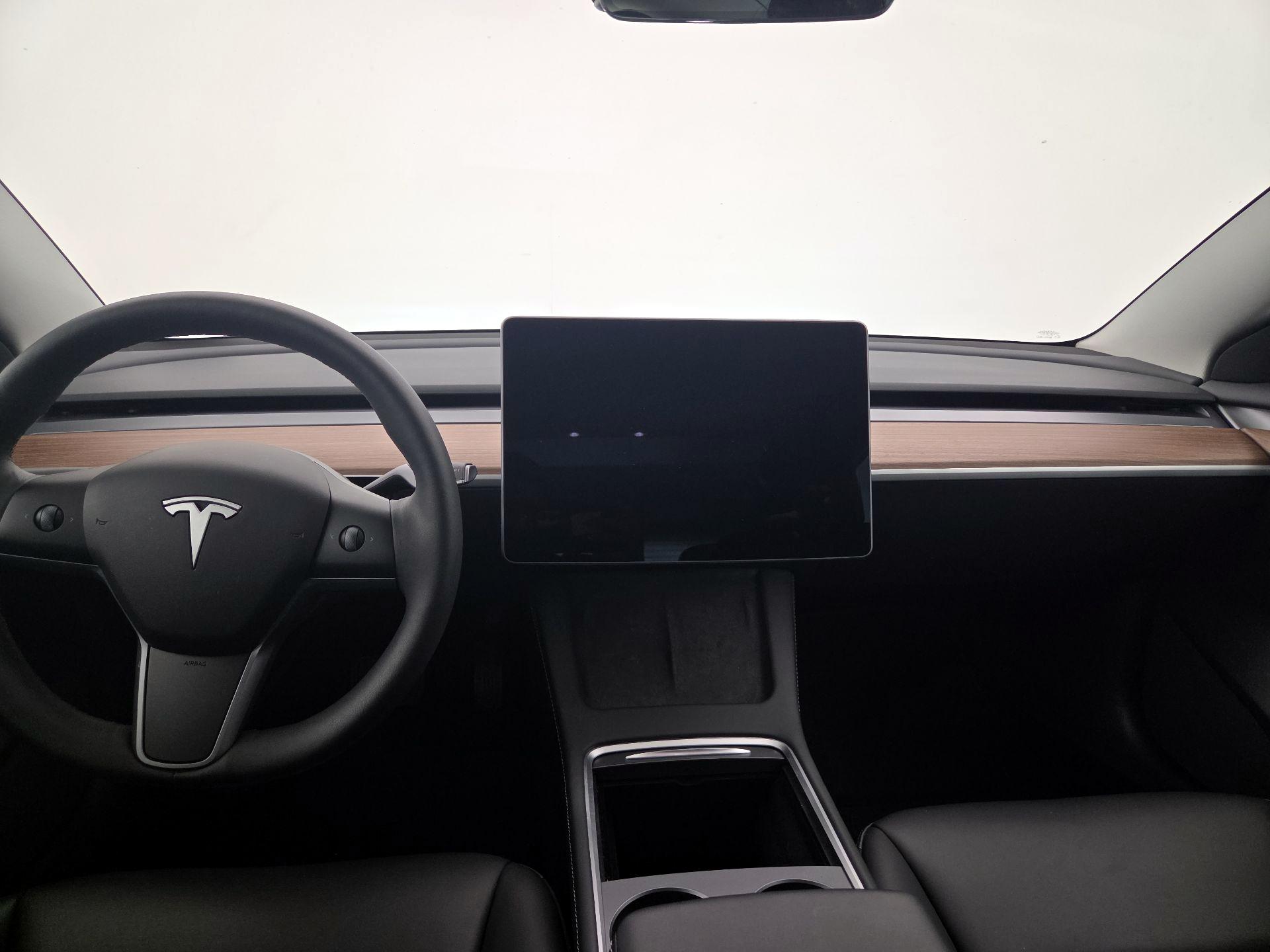 Thumbnail: 2023 Tesla Model 3 - 9