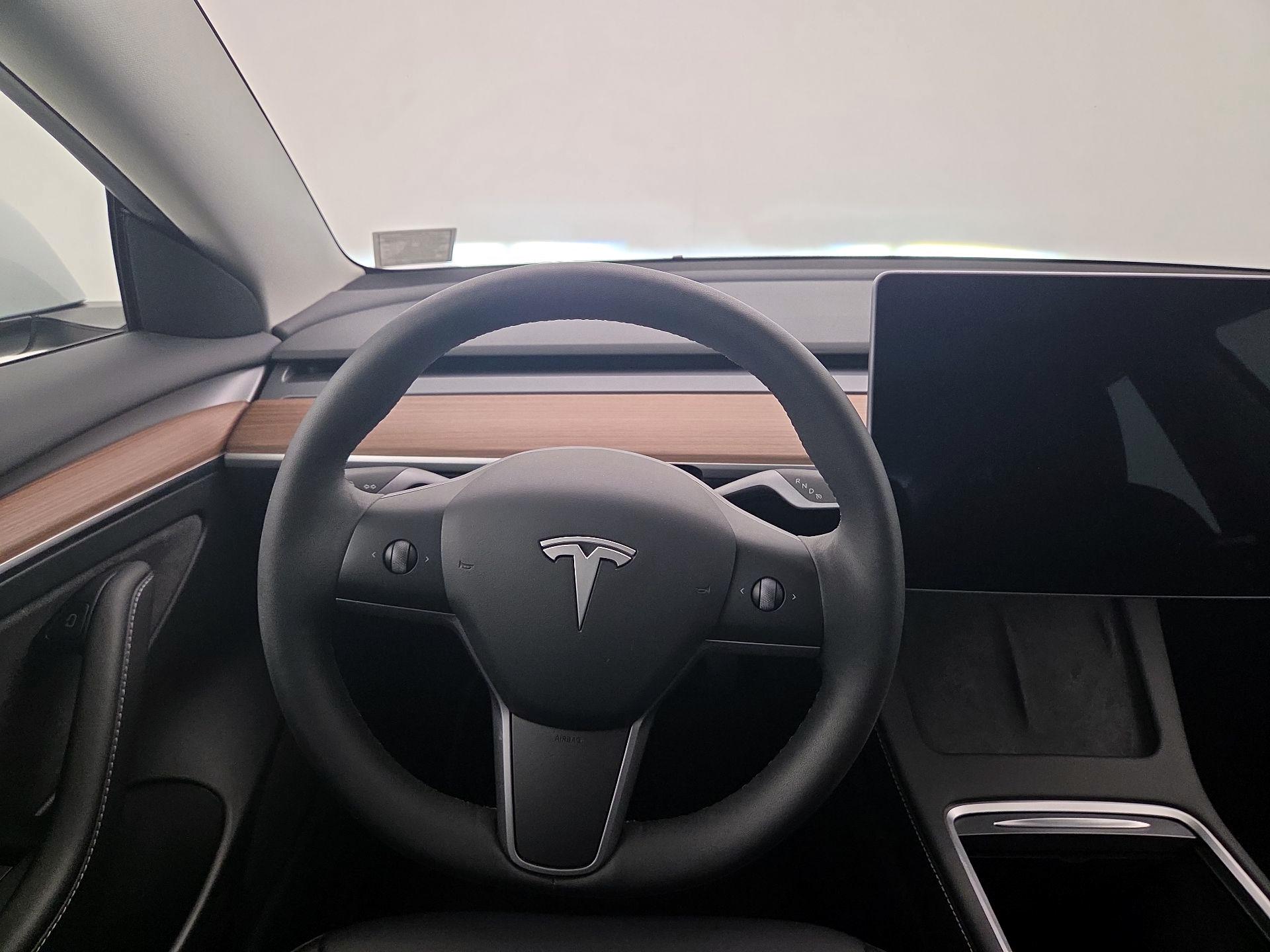 Thumbnail: 2023 Tesla Model 3 - 10