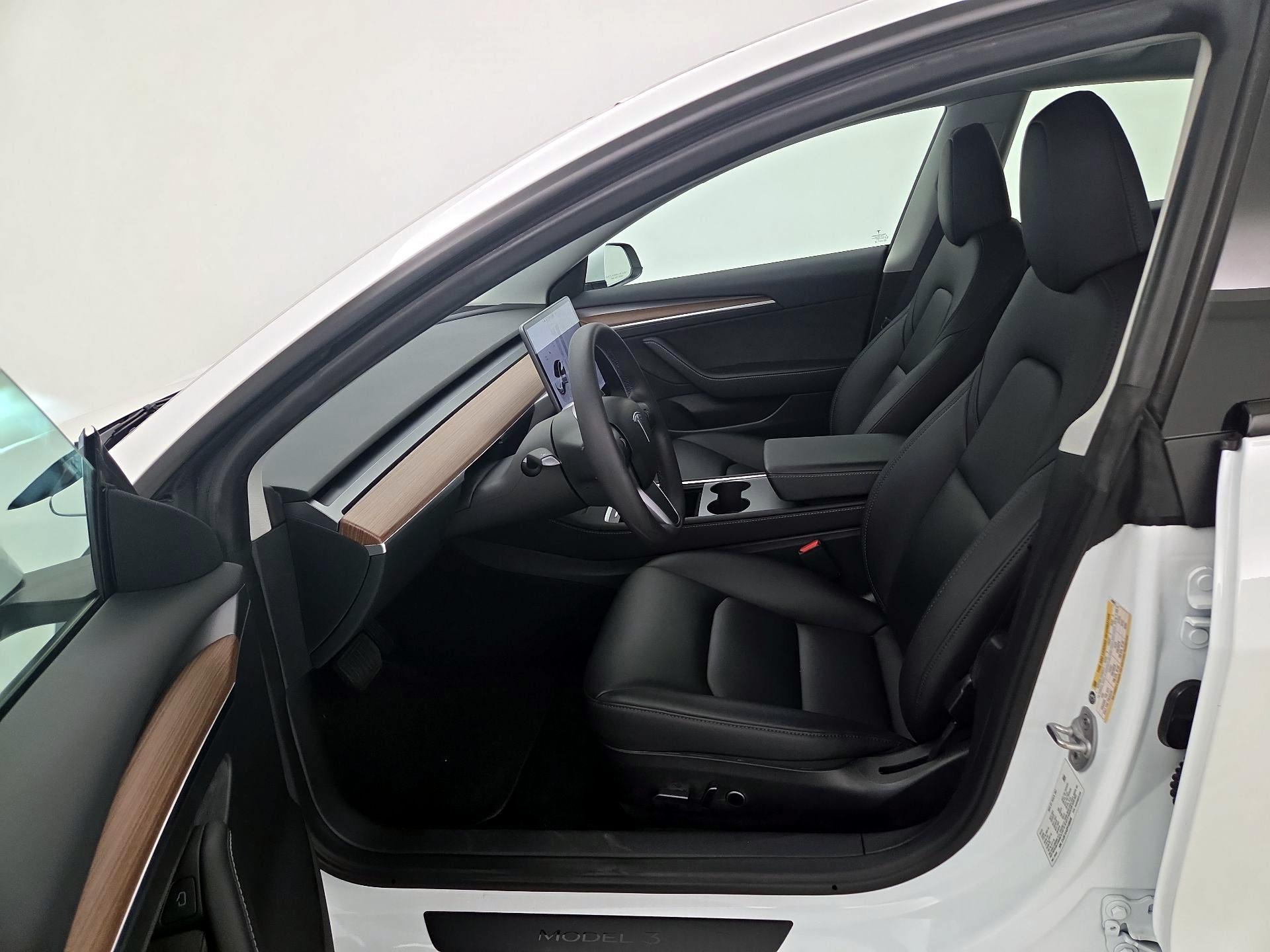 Thumbnail: 2023 Tesla Model 3 - 11