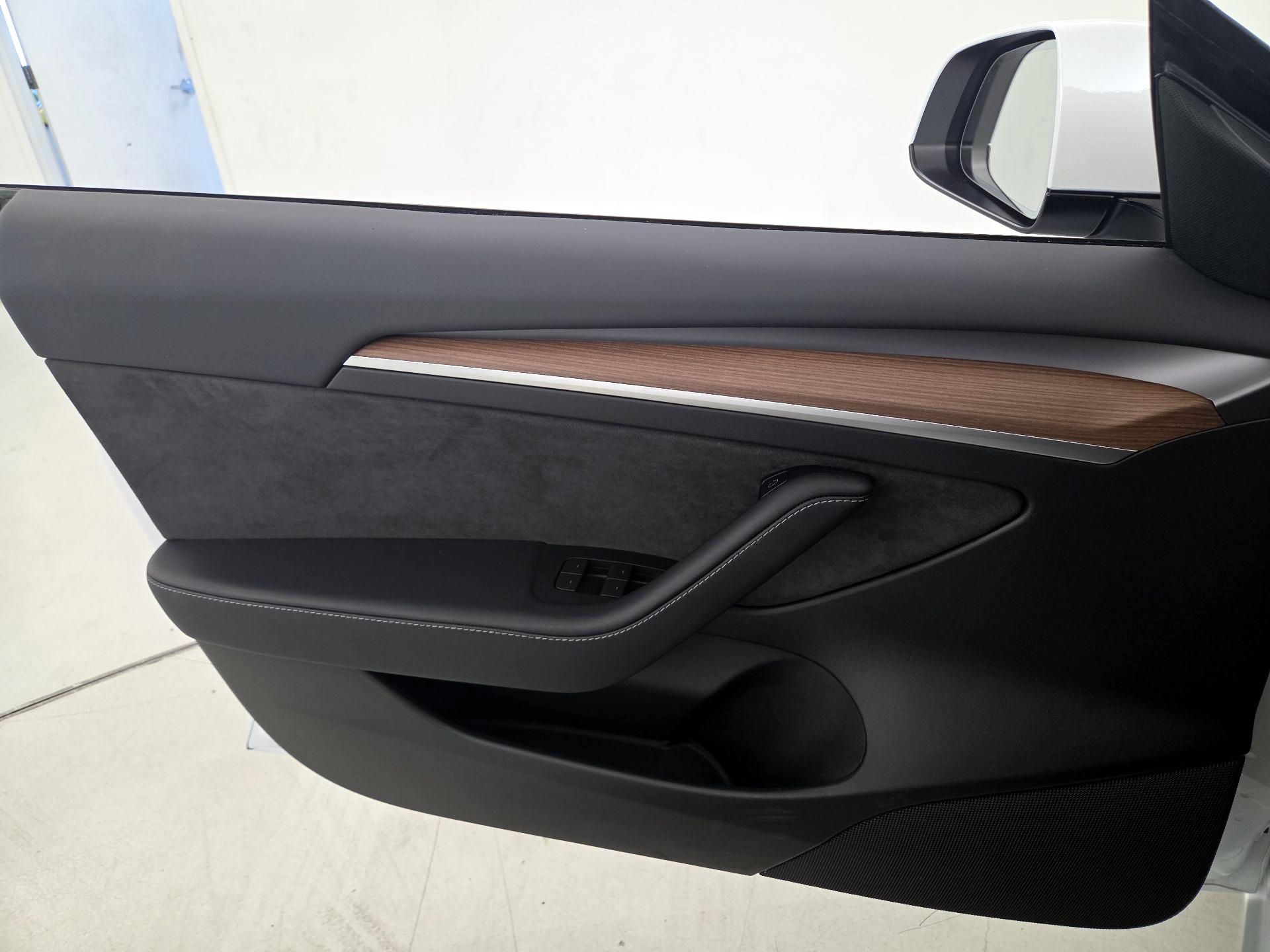 Thumbnail: 2023 Tesla Model 3 - 12