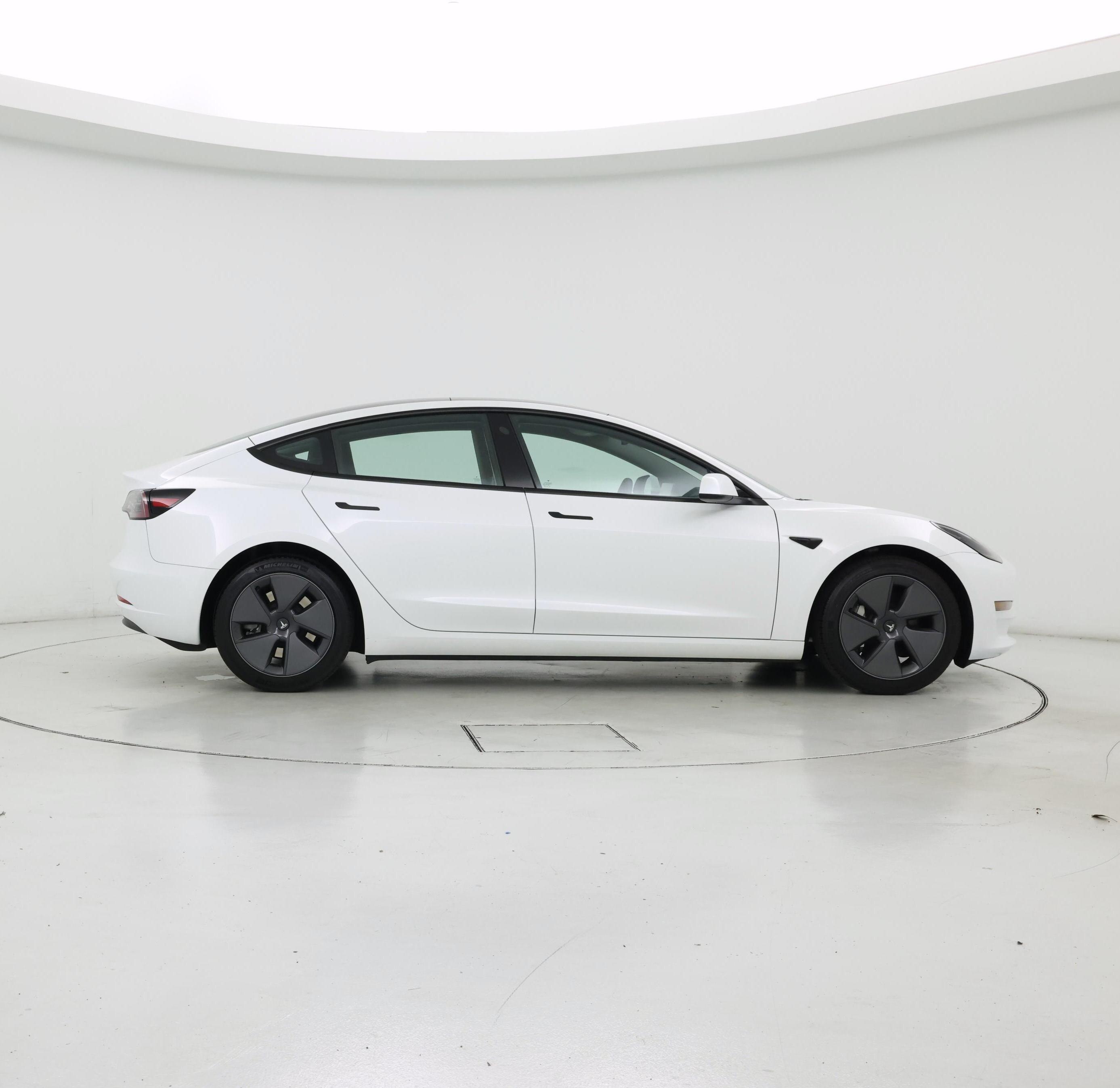 Thumbnail: 2023 Tesla Model 3 - 7